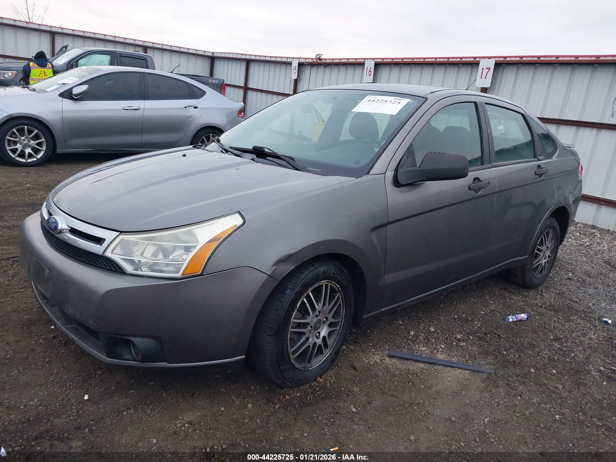 FORD FOCUS image 2