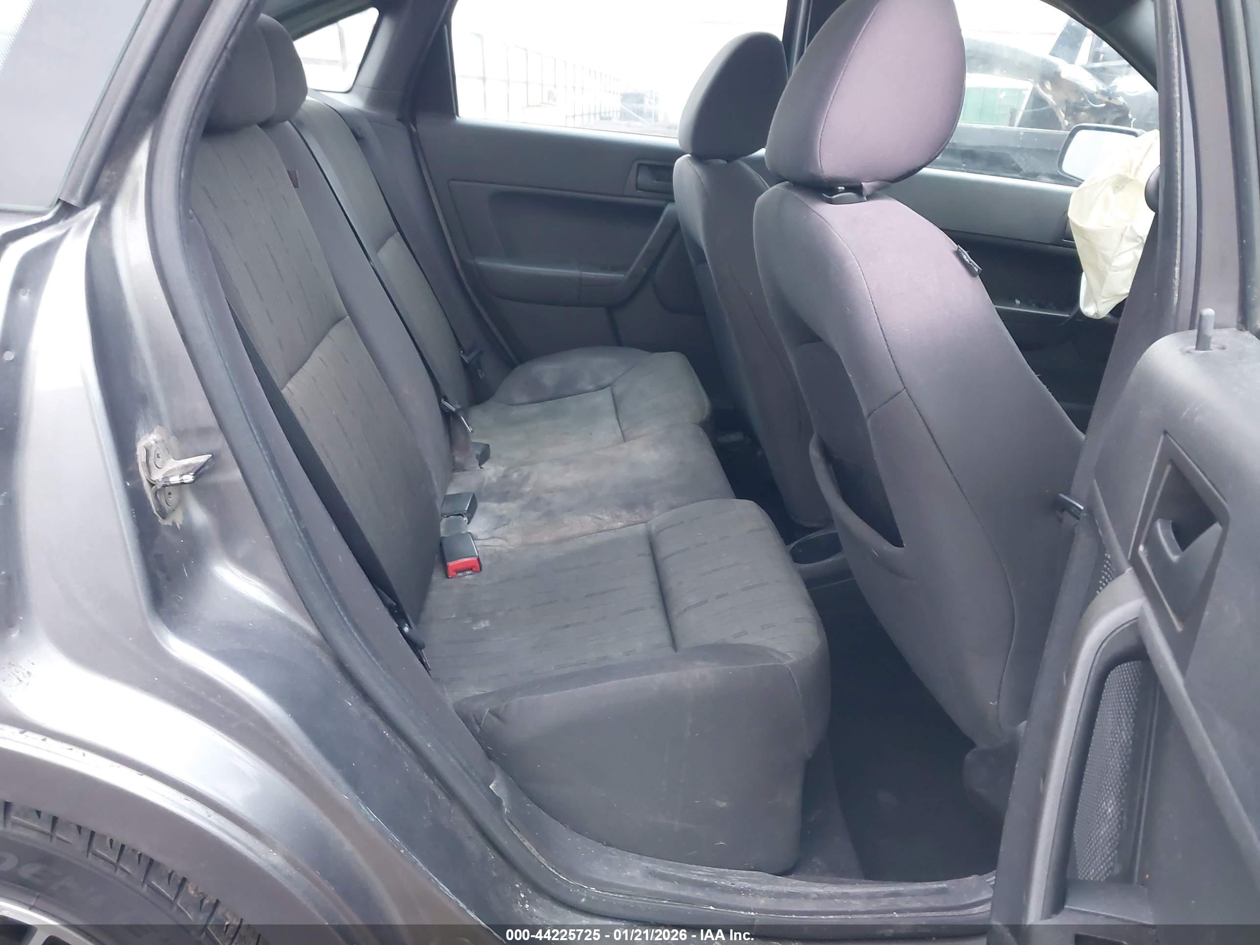 FORD FOCUS image 8