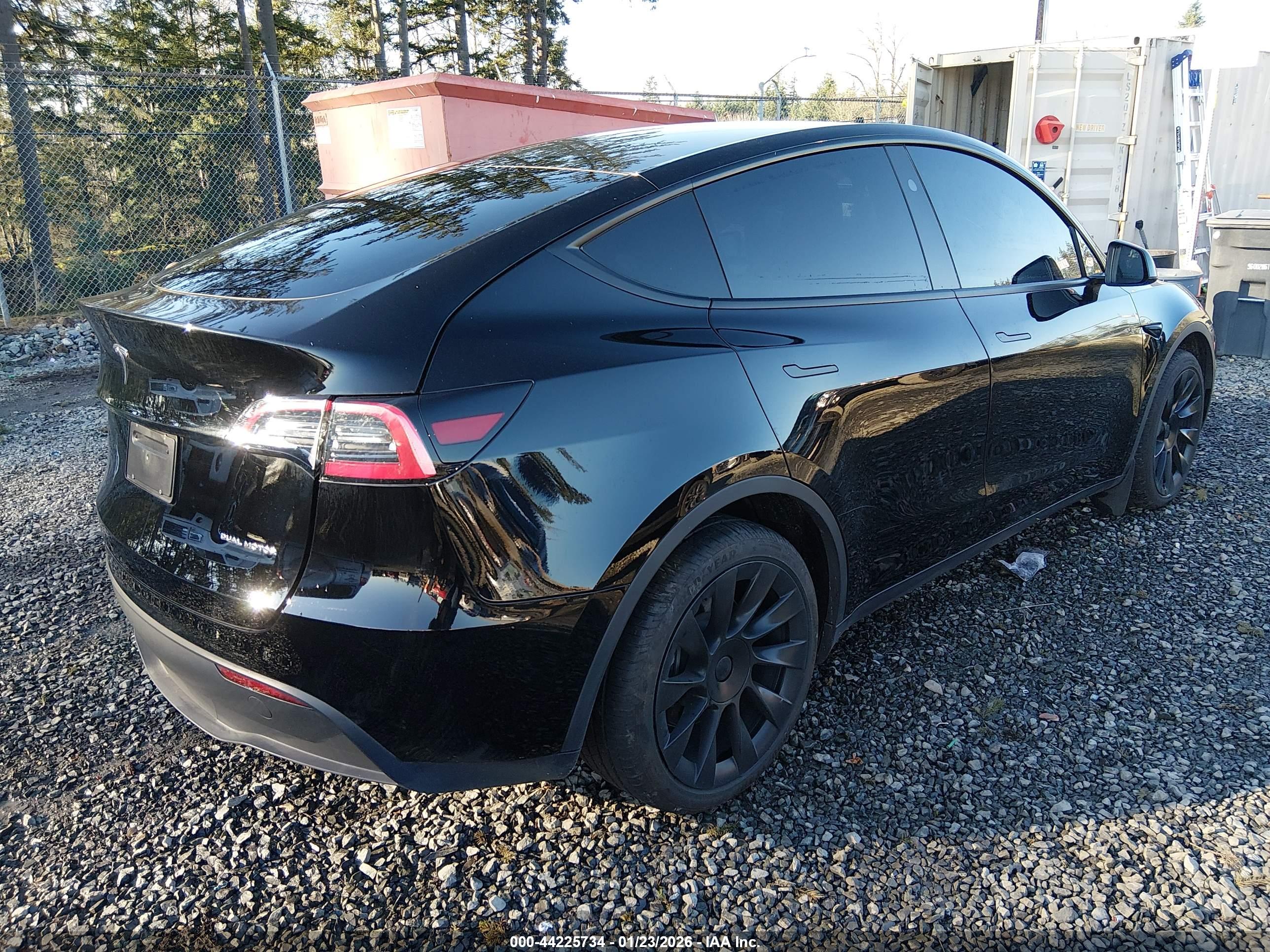 TESLA MODEL image 4