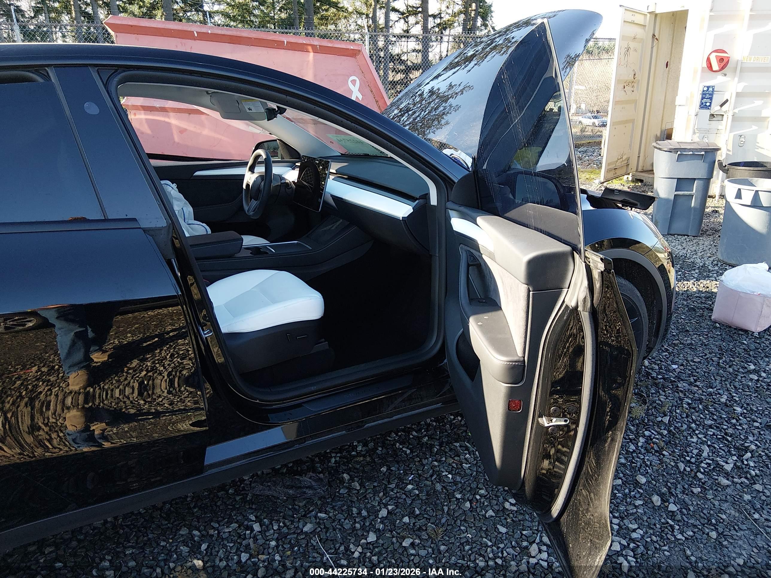 TESLA MODEL image 5