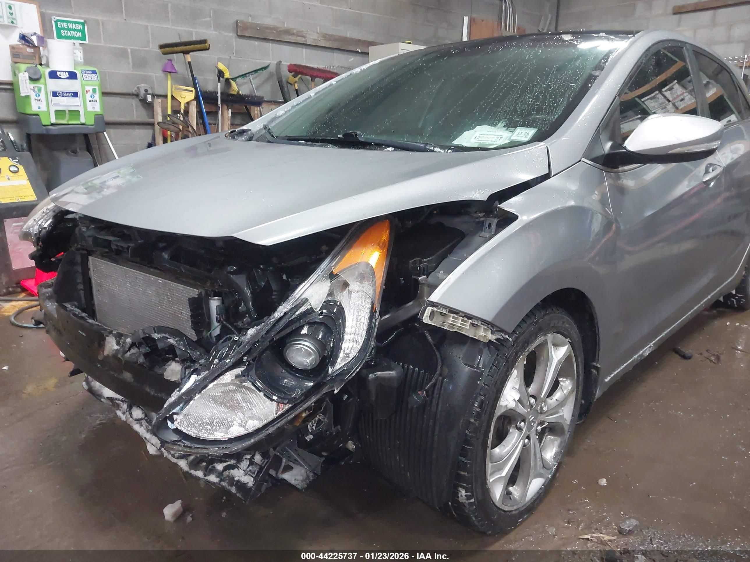 HYUNDAI ELANTRA image 6