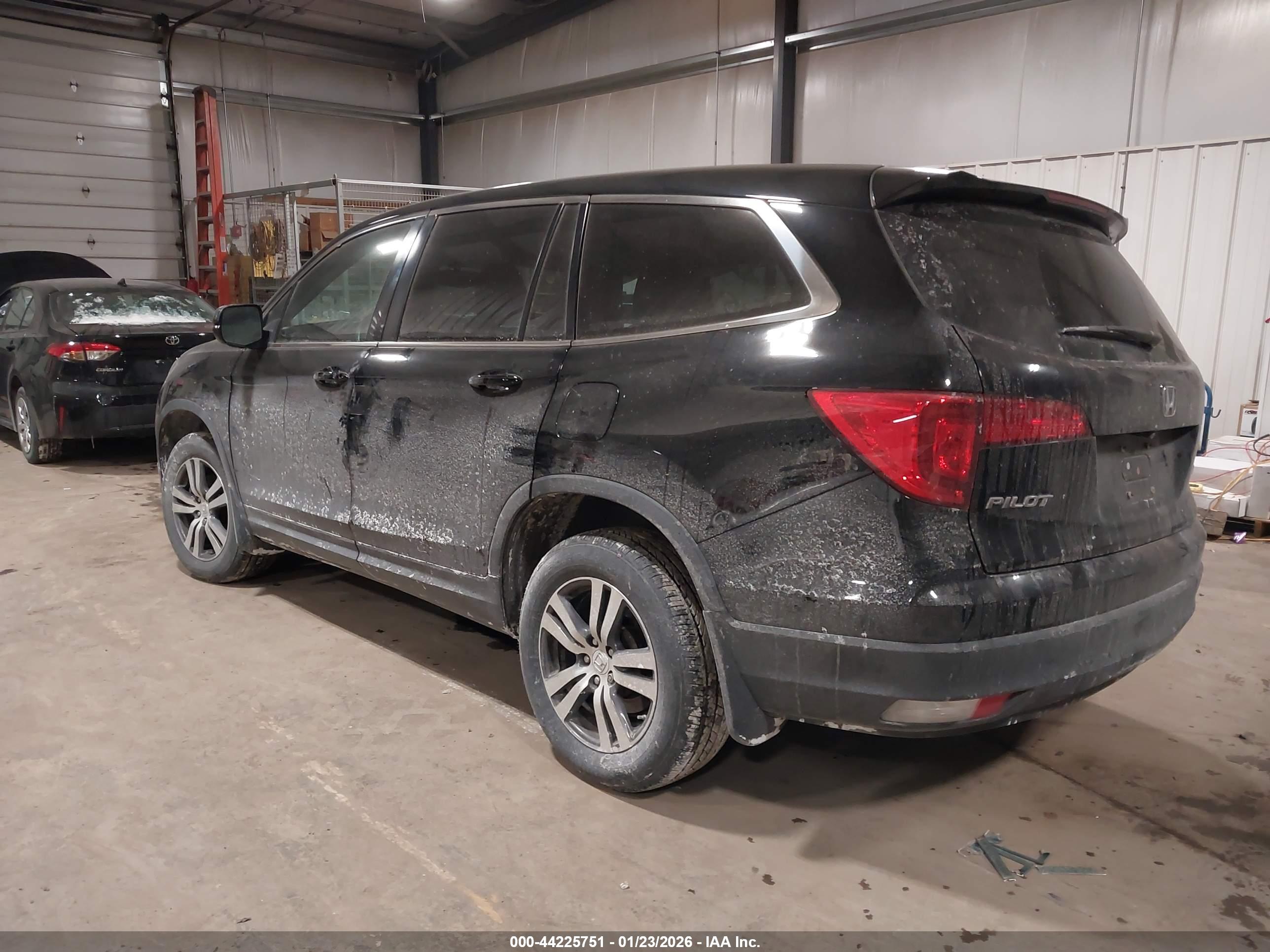 HONDA PILOT image 3