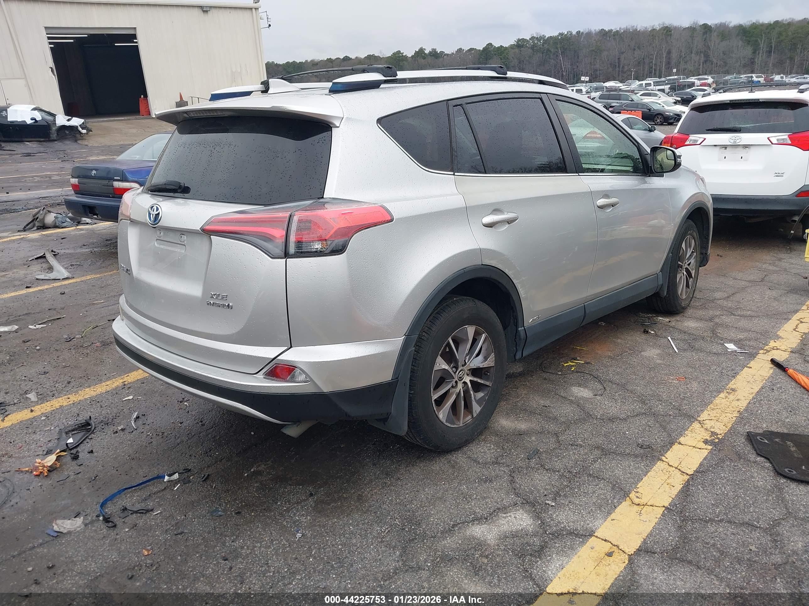 TOYOTA RAV4 image 4