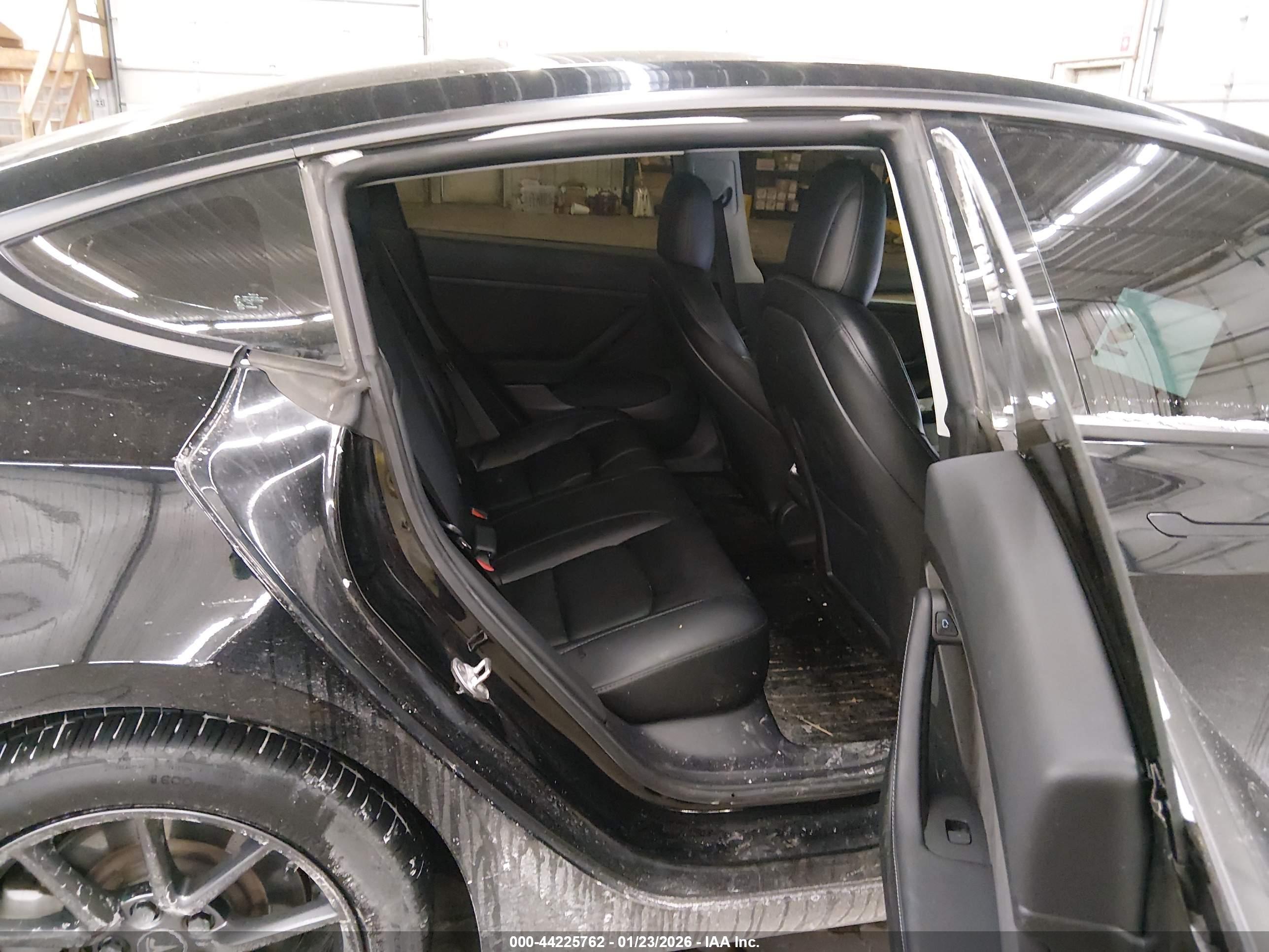 TESLA MODEL image 8