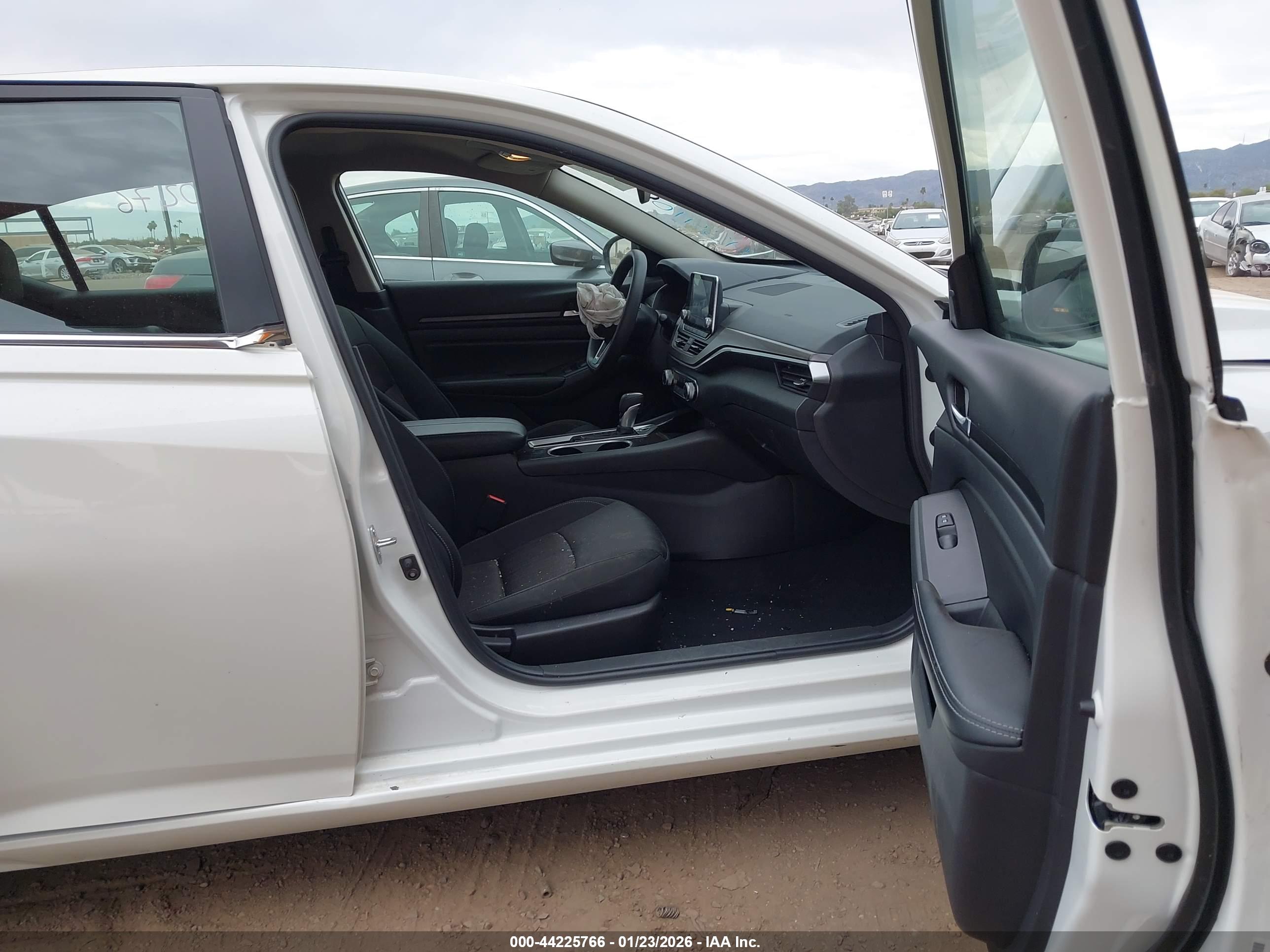 NISSAN ALTIMA image 5