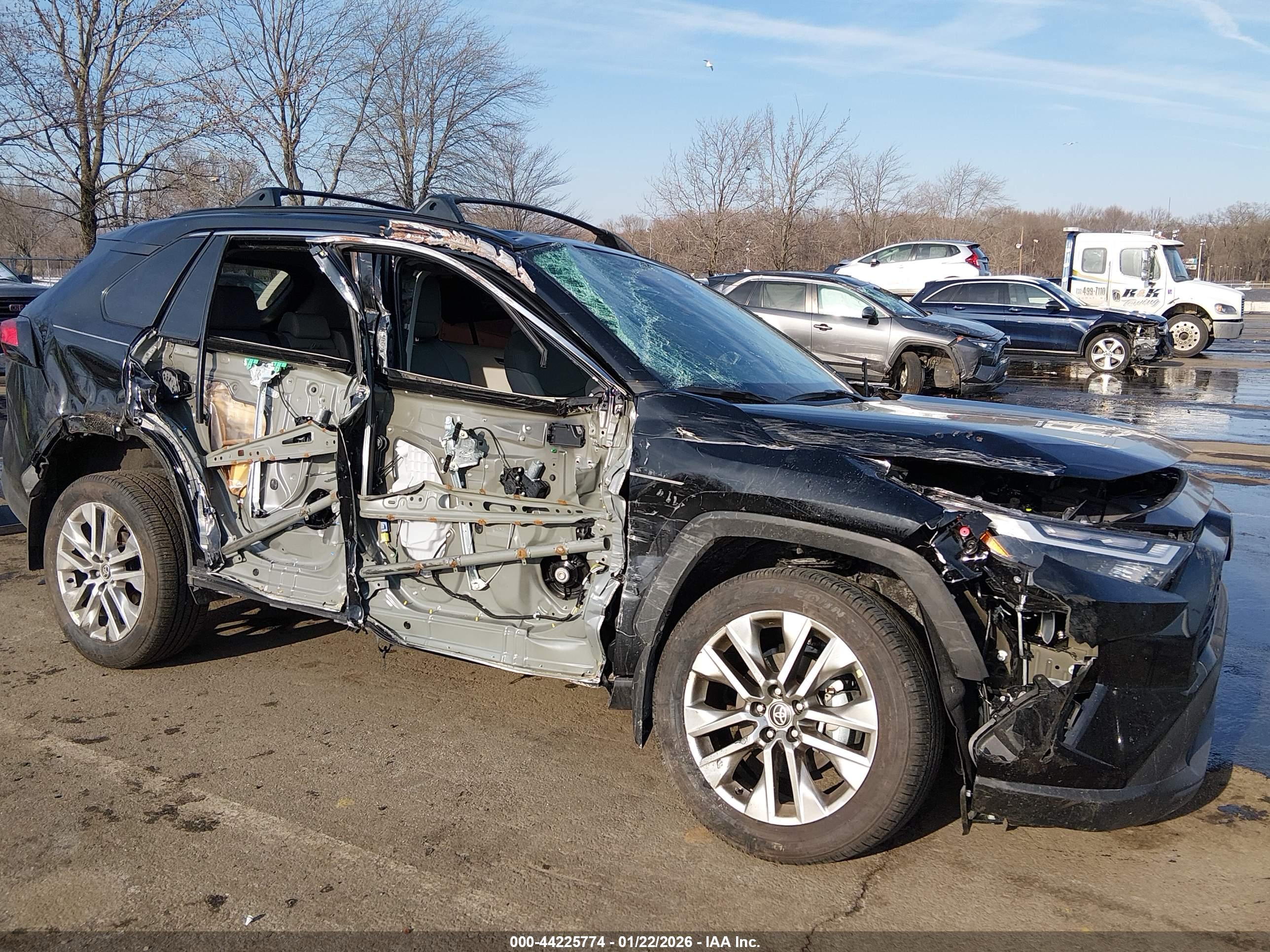 TOYOTA RAV4 image 6