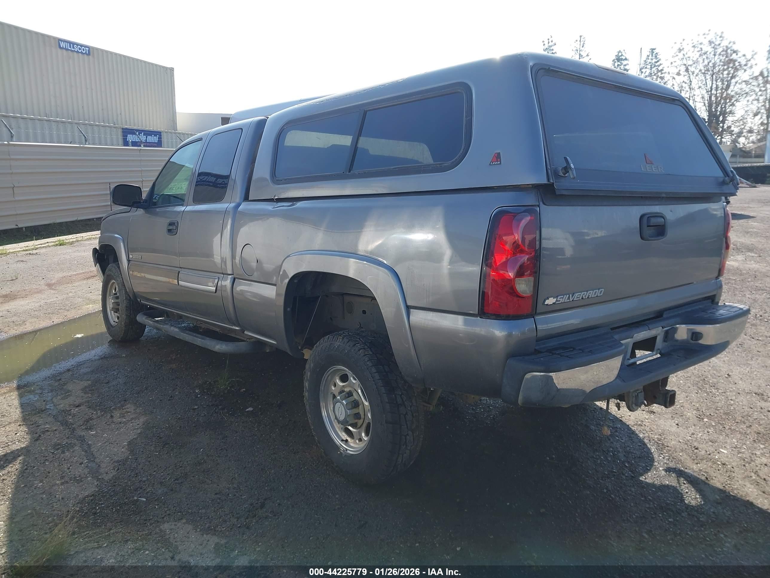 CHEVROLET SILVERADO image 3