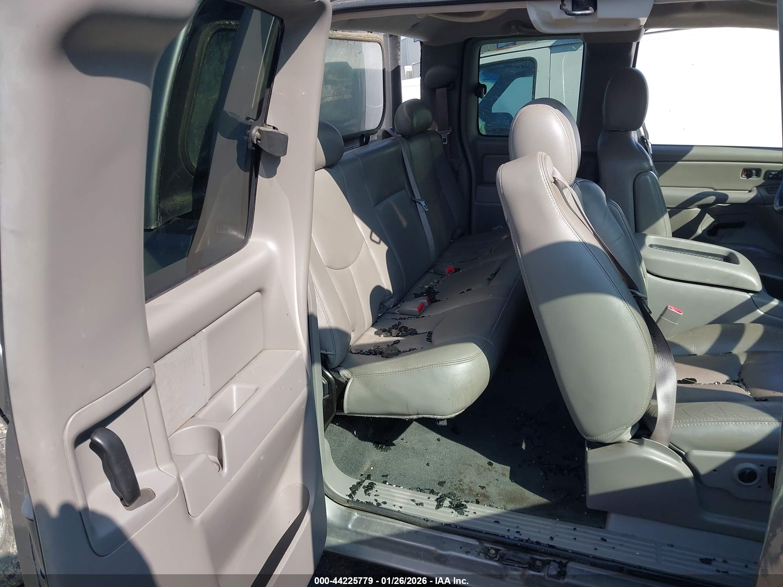 CHEVROLET SILVERADO image 8