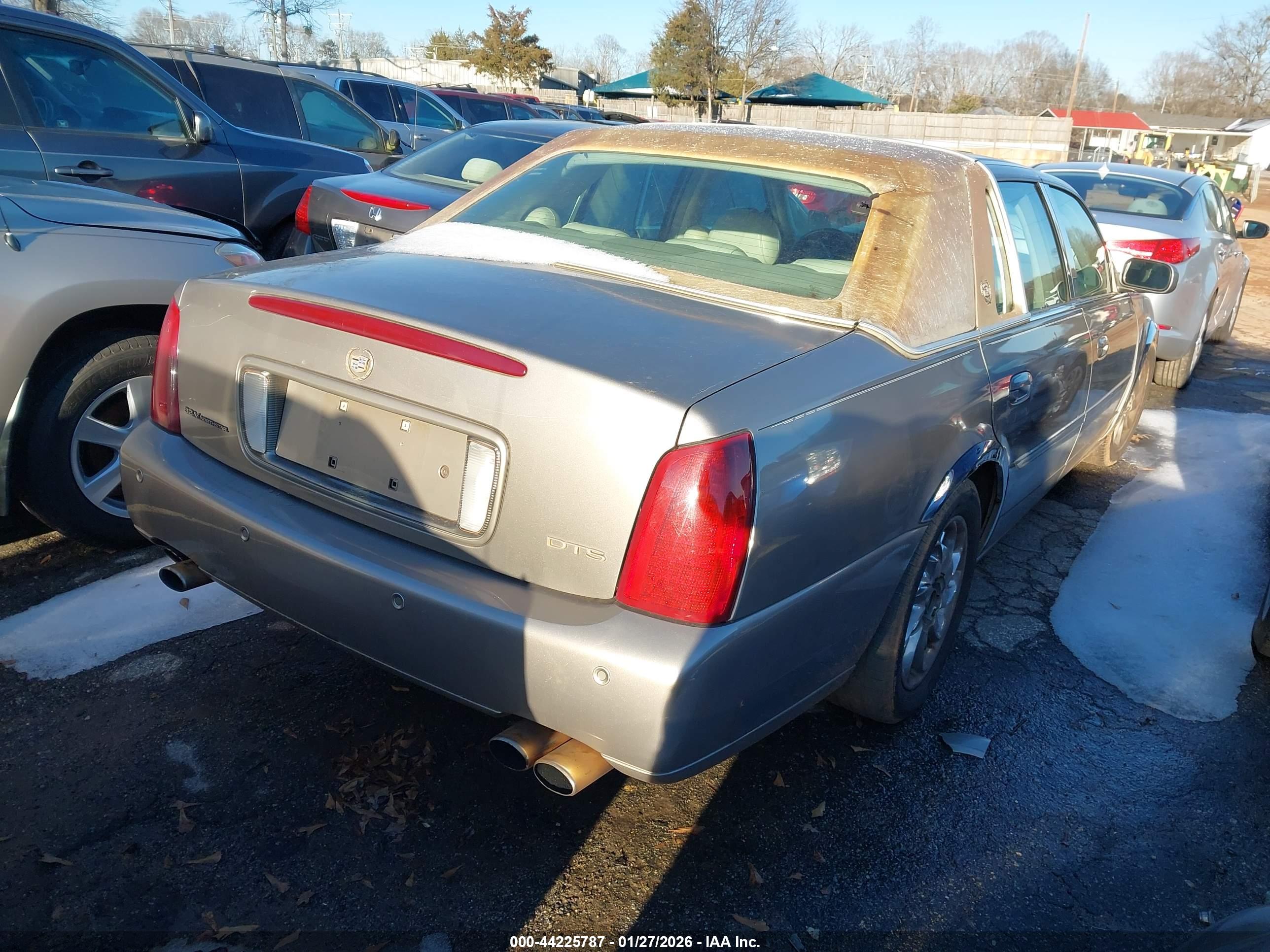 CADILLAC DEVILLE image 4