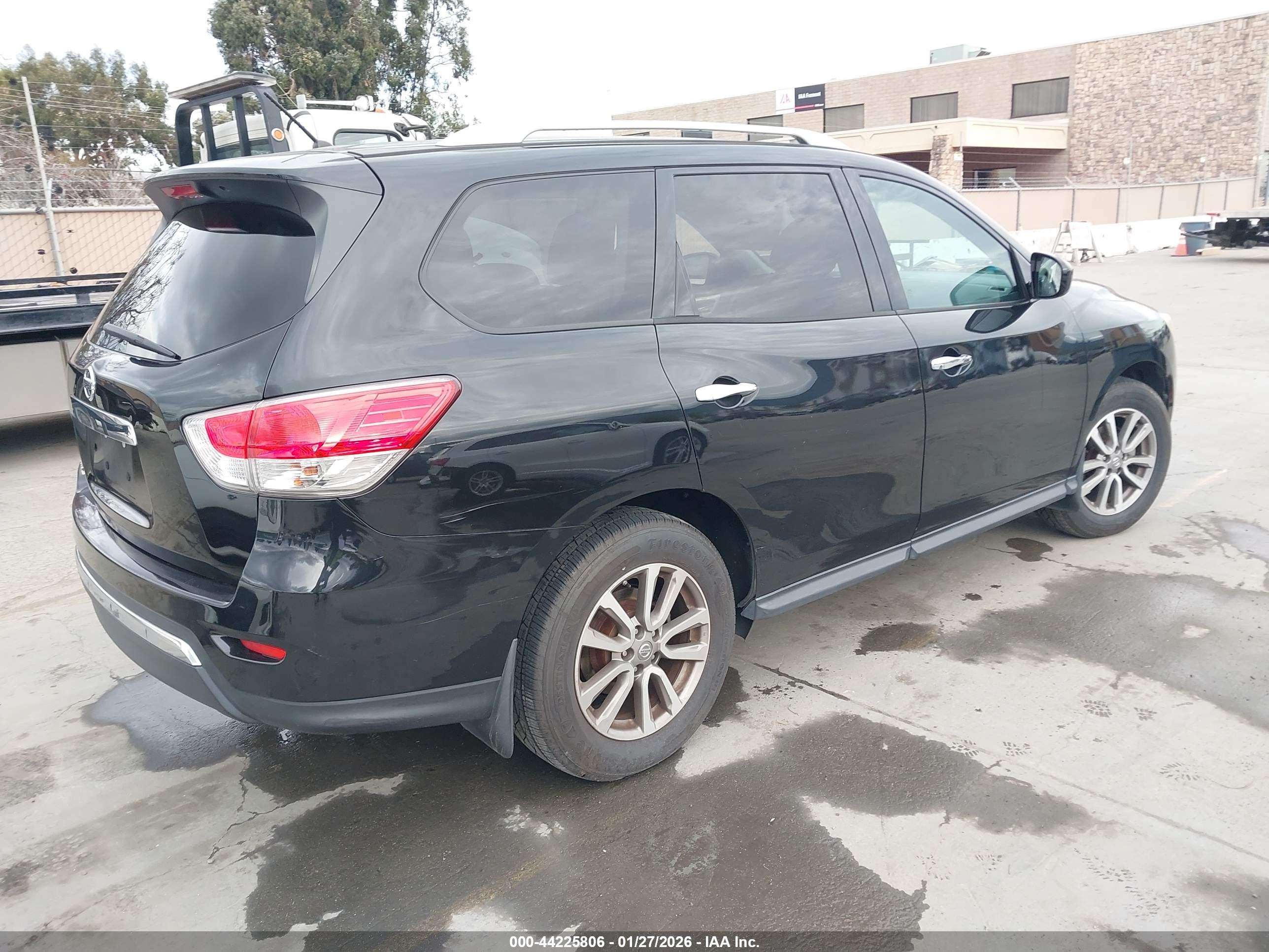 NISSAN PATHFINDER image 4