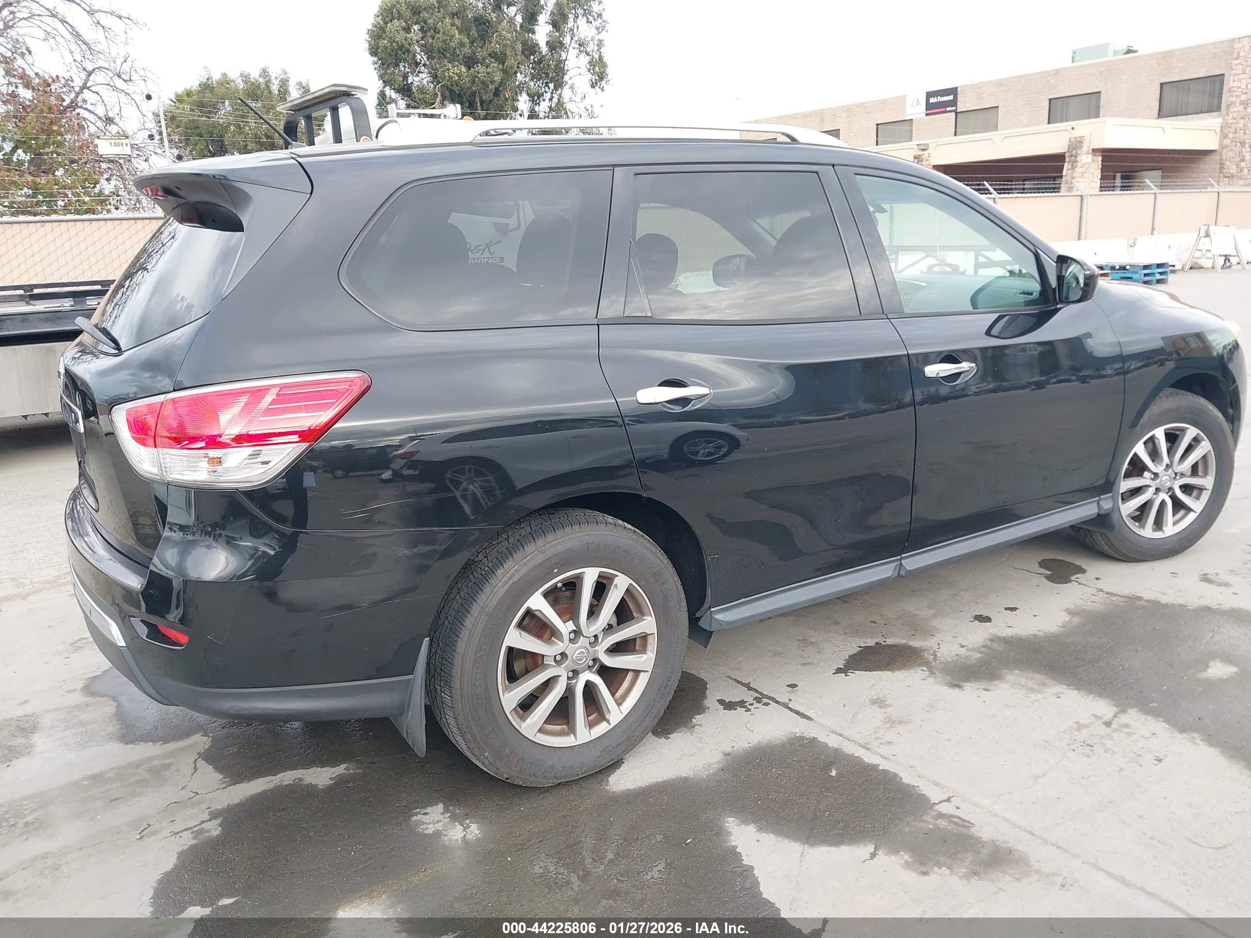 NISSAN PATHFINDER image 6