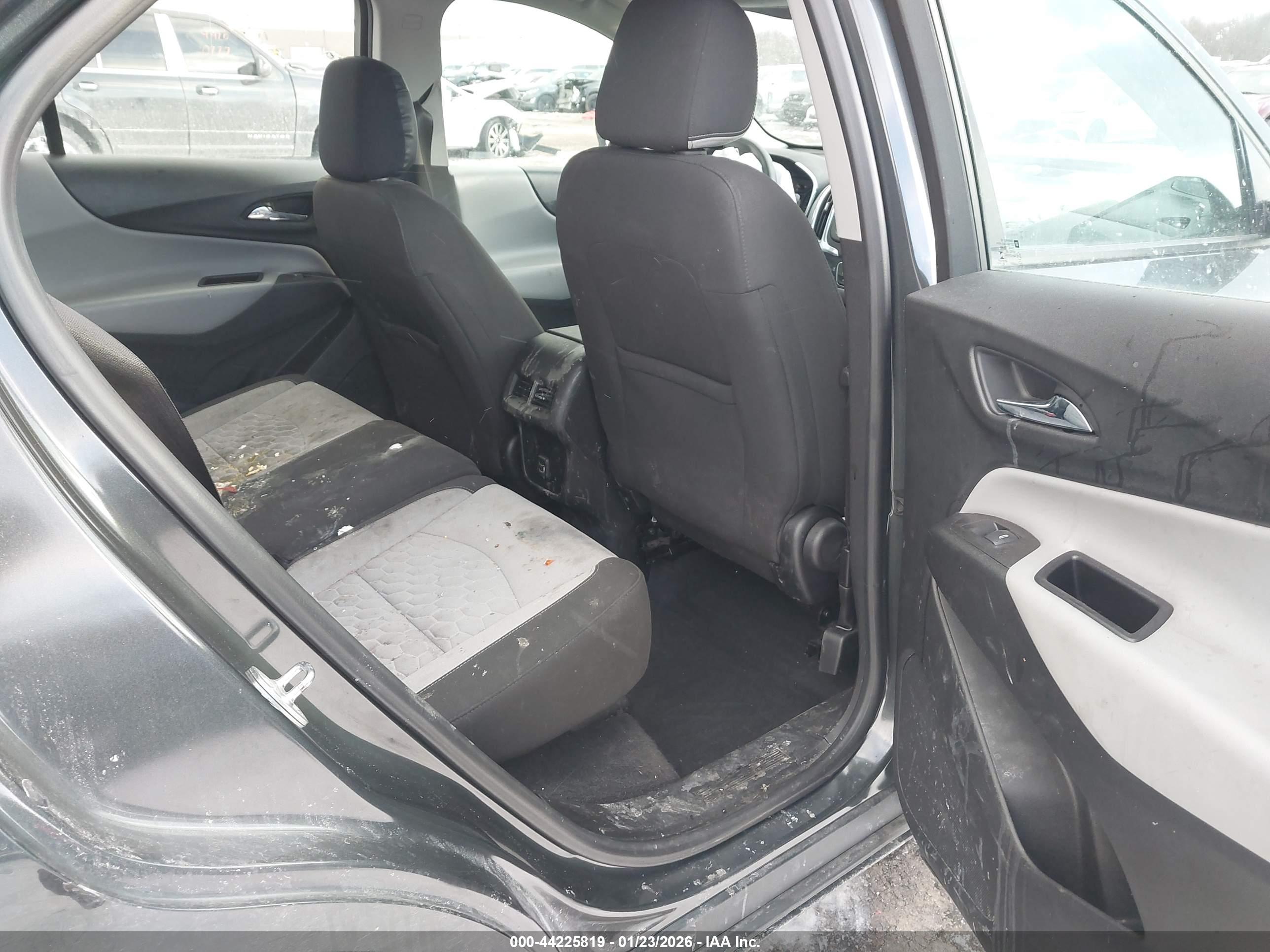 CHEVROLET EQUINOX image 8