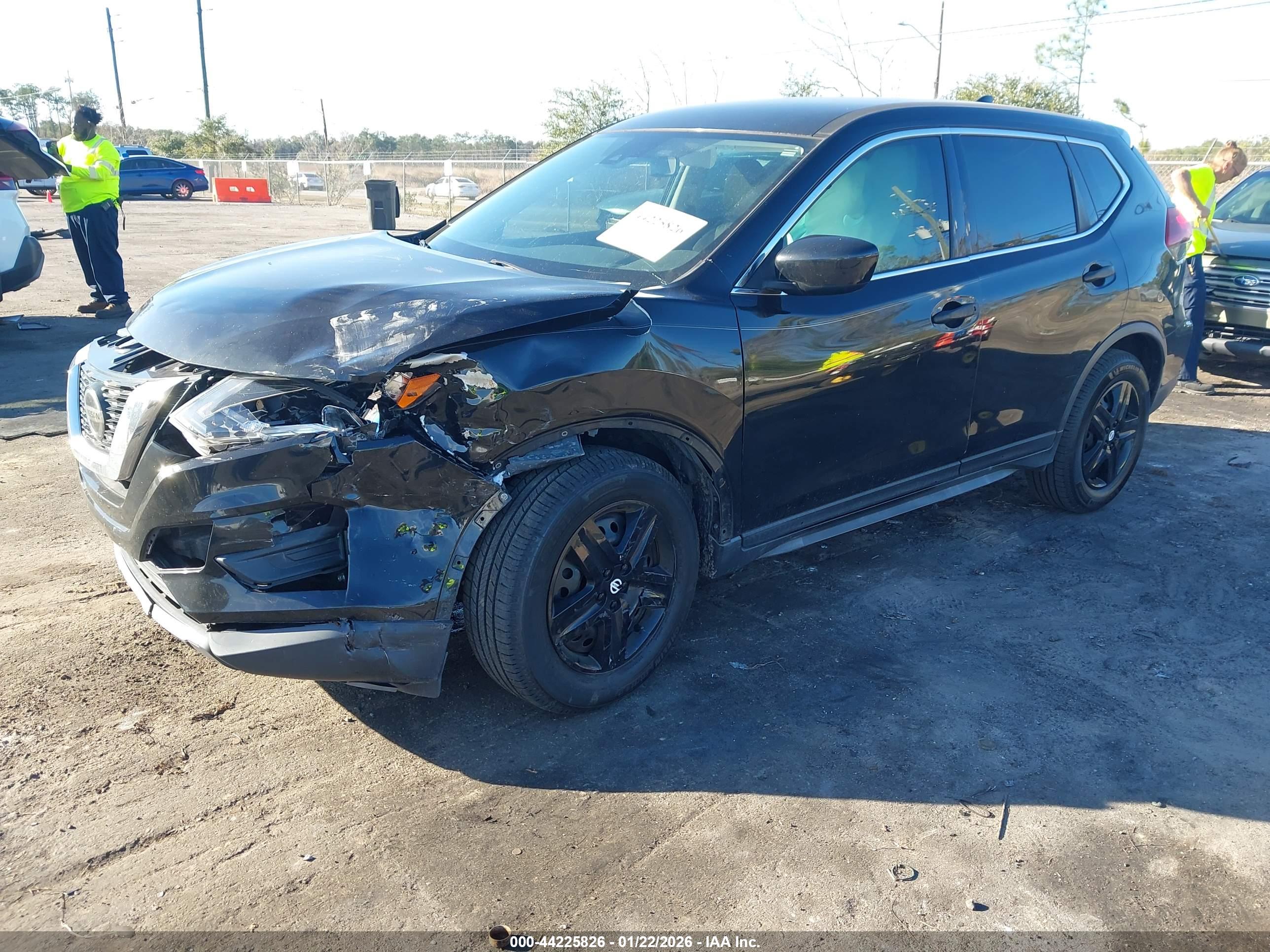 NISSAN ROGUE image 2