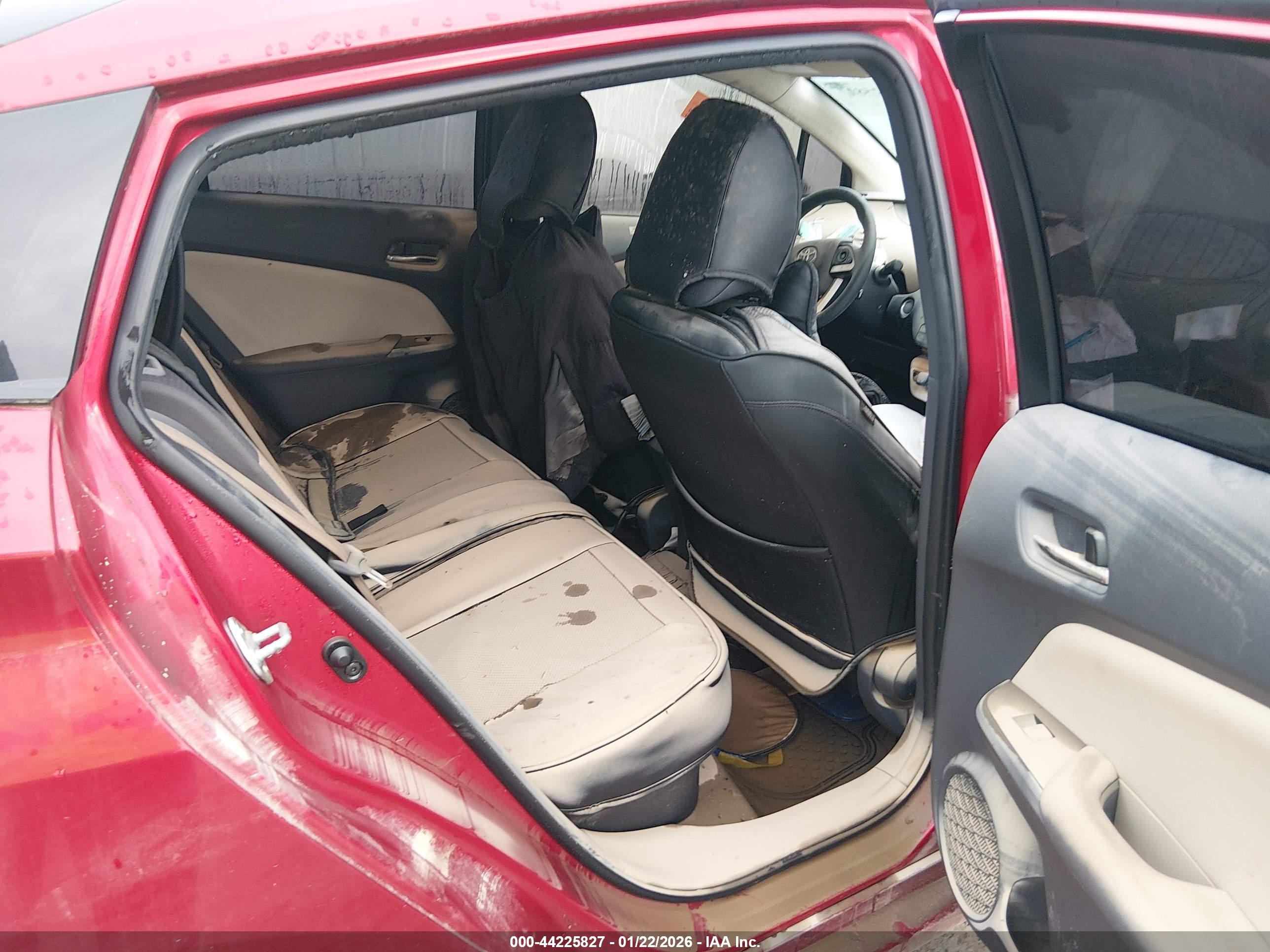 TOYOTA PRIUS image 8