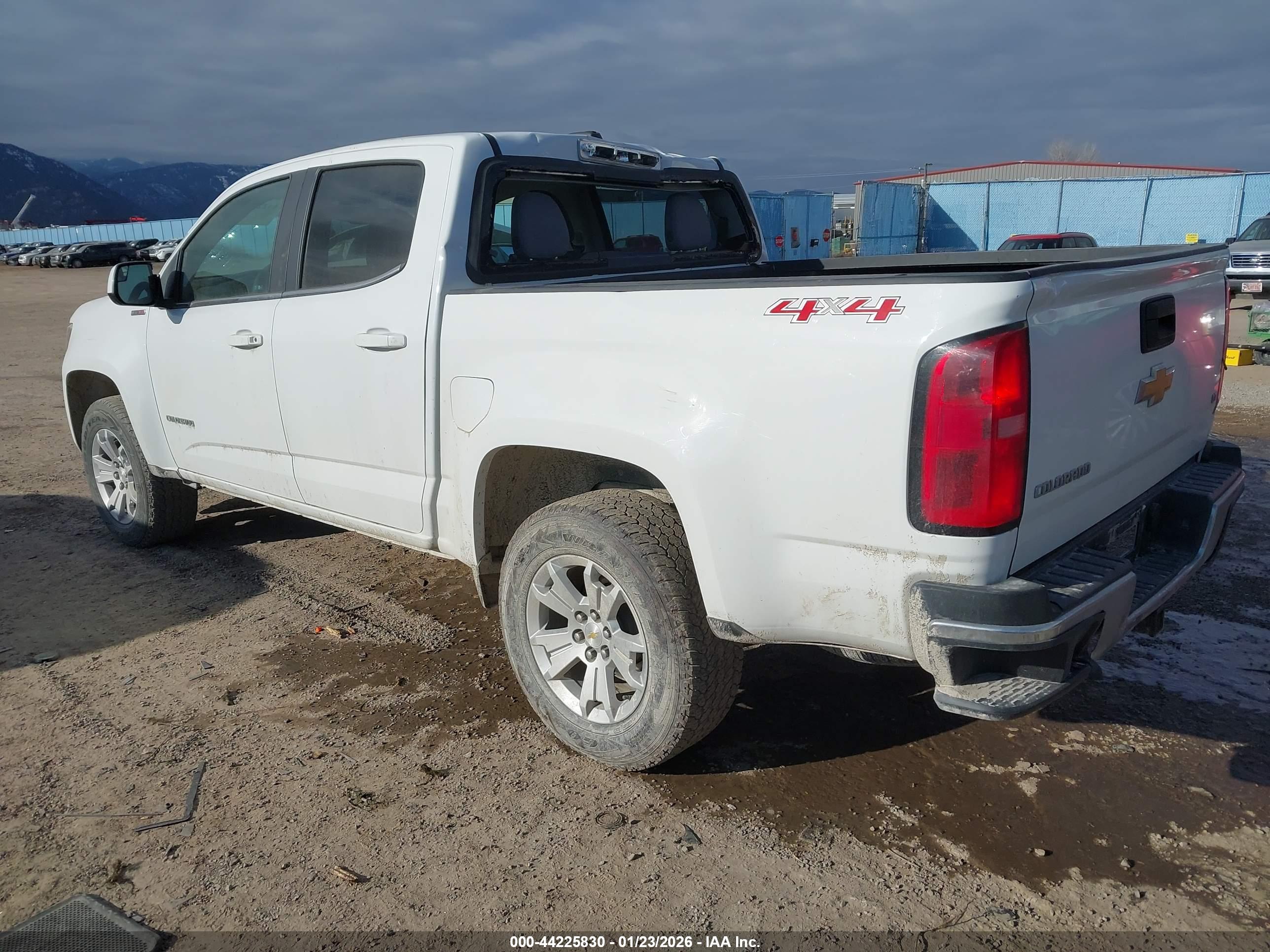 CHEVROLET COLORADO image 3