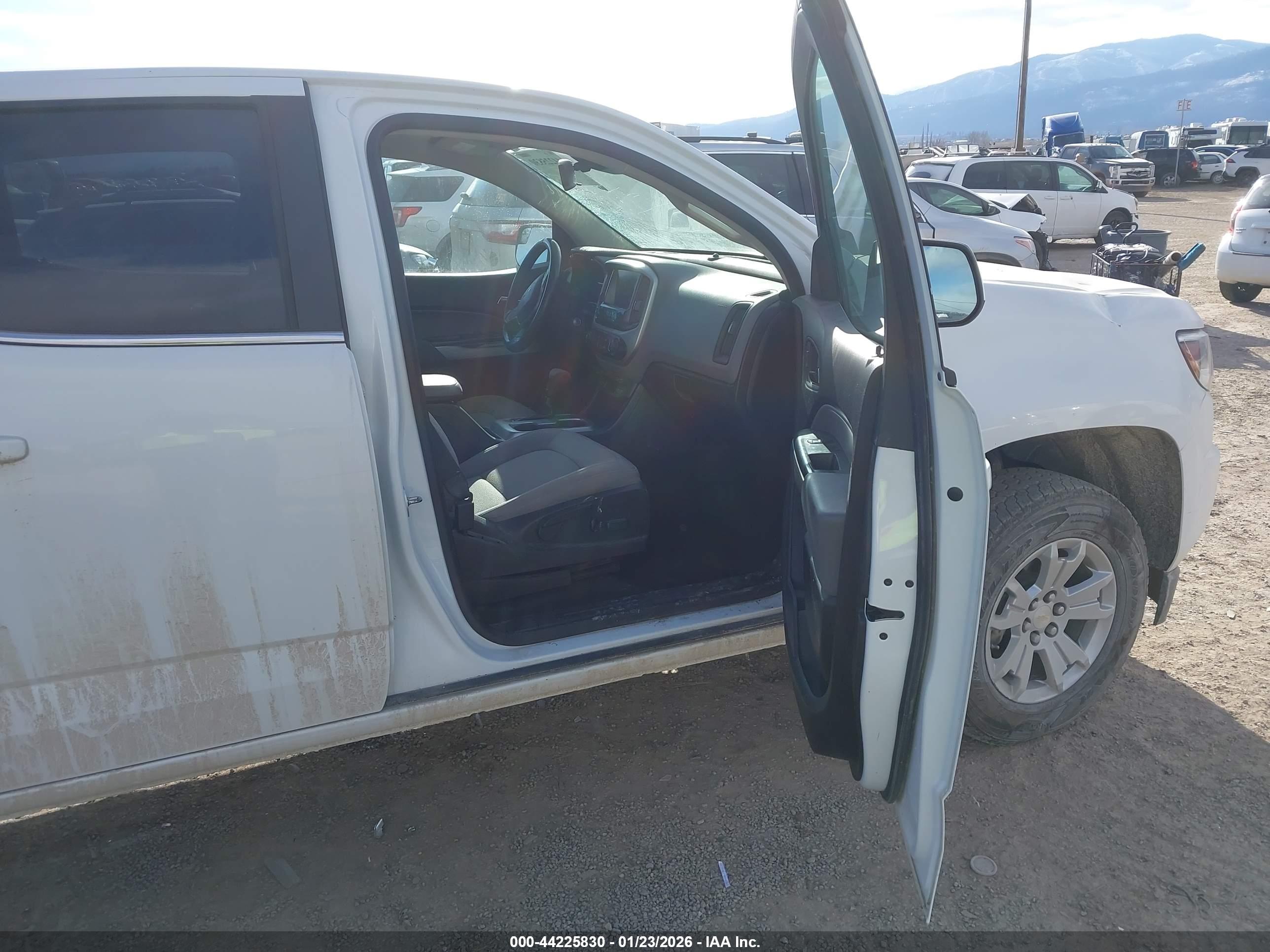 CHEVROLET COLORADO image 5