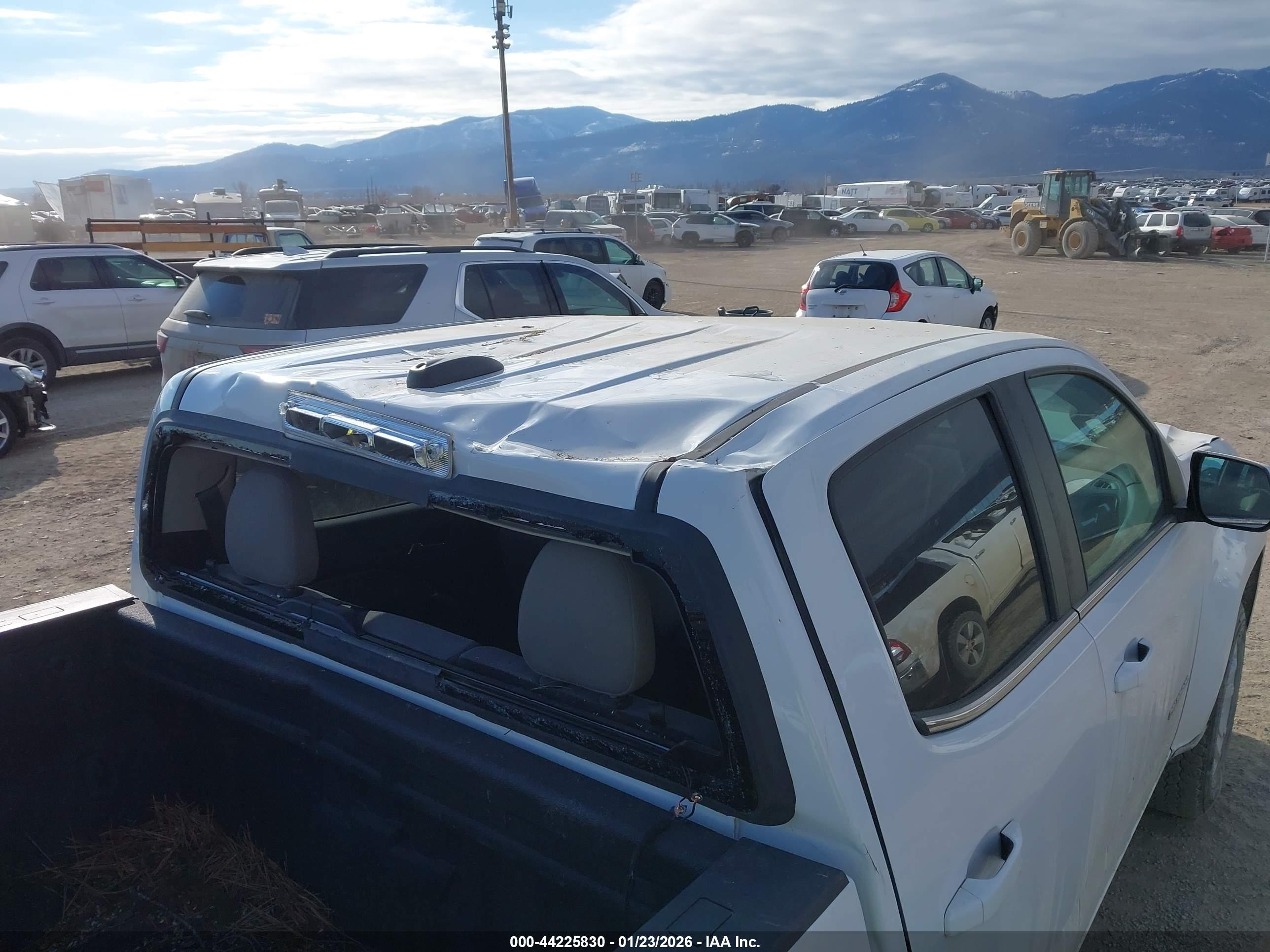 CHEVROLET COLORADO image 6