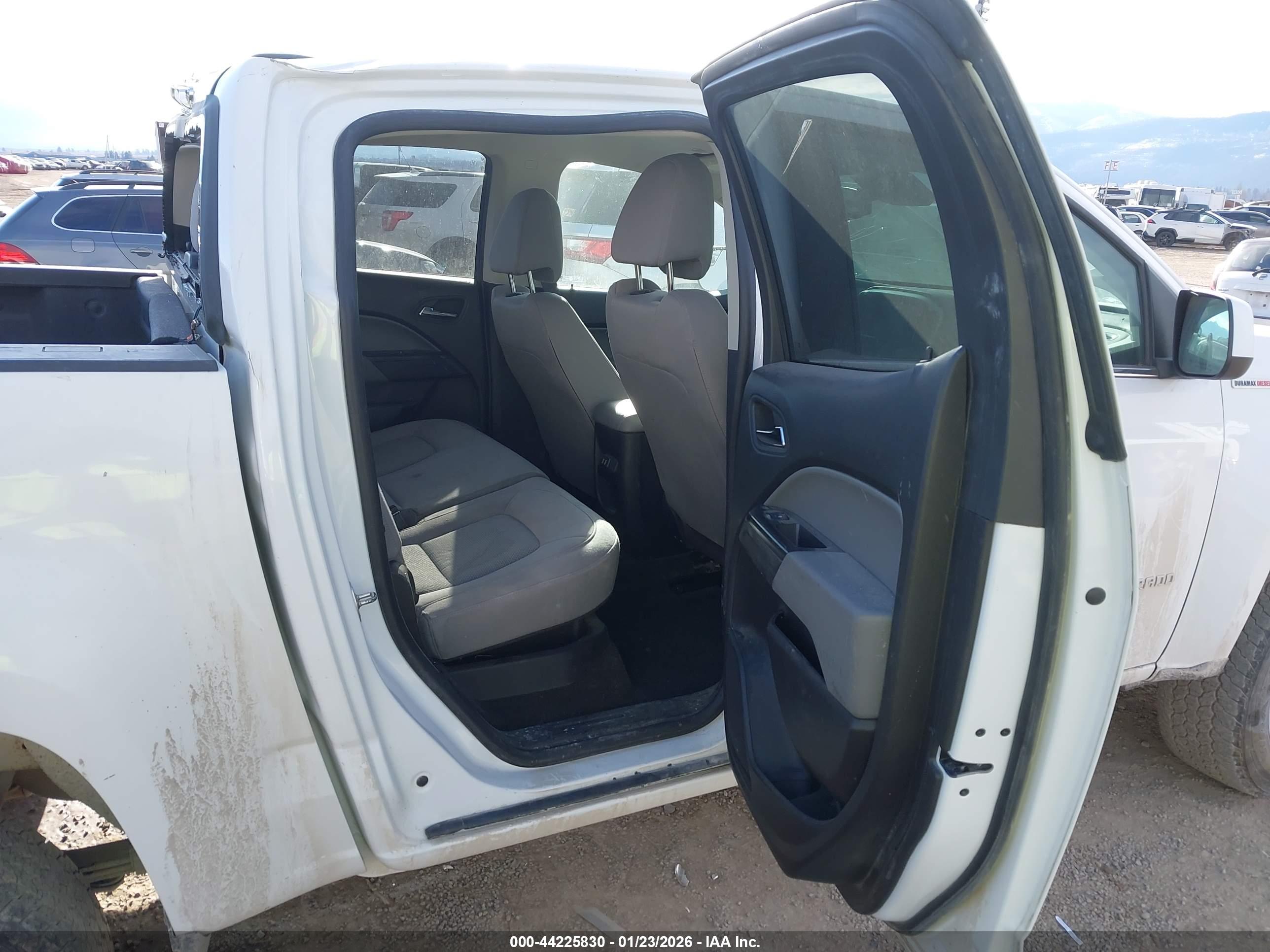 CHEVROLET COLORADO image 8