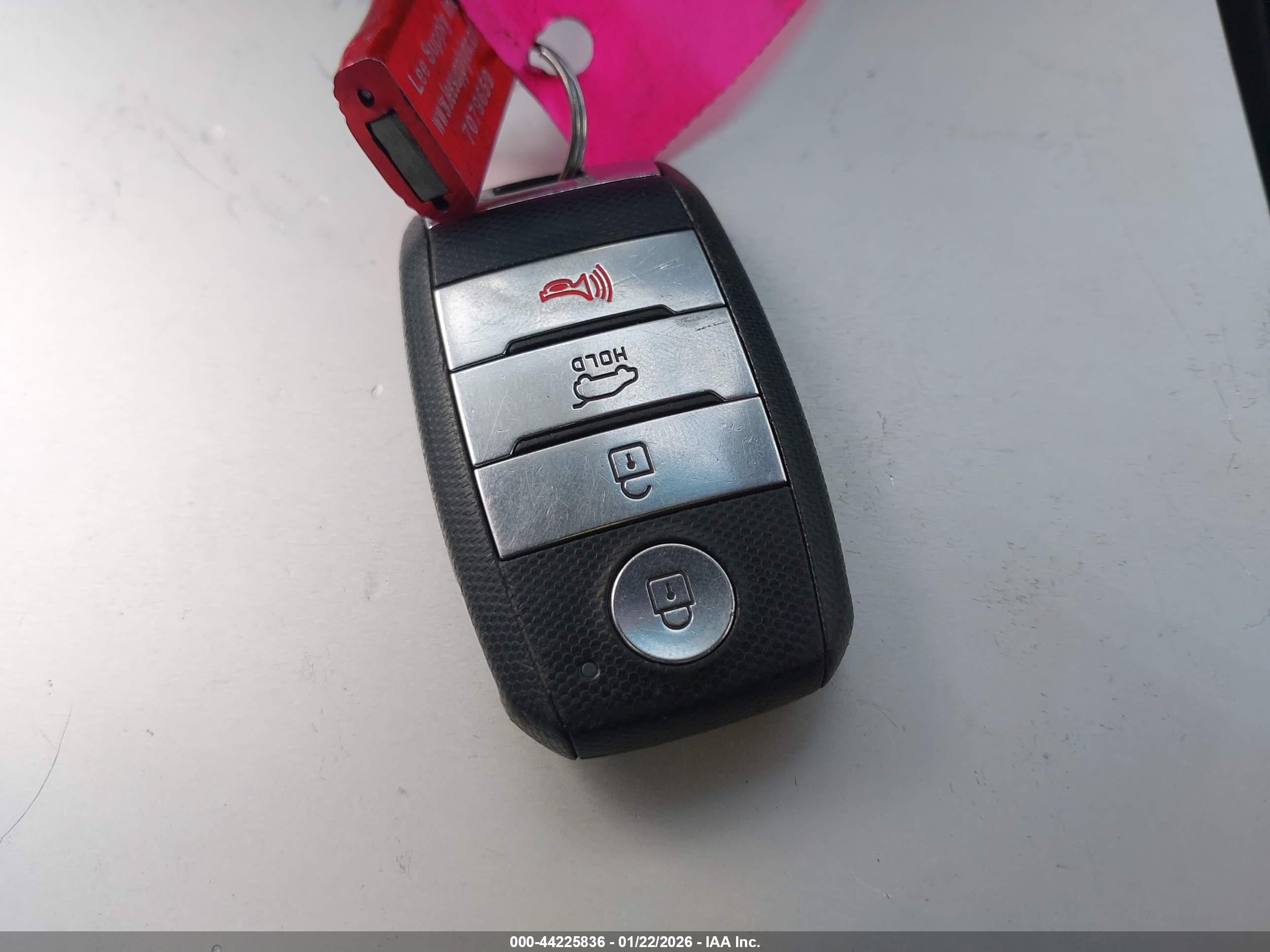 KIA SORENTO image 11