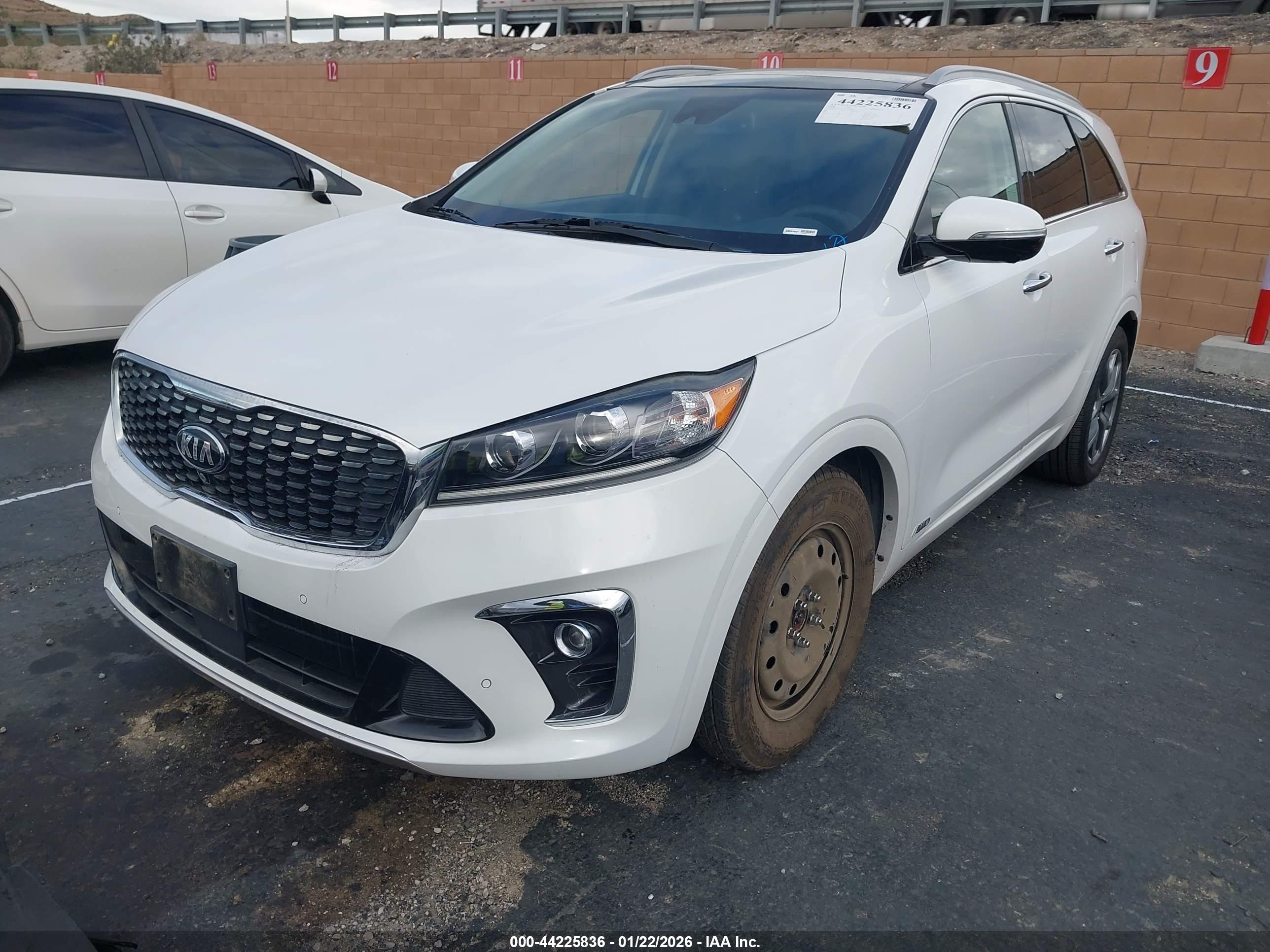 KIA SORENTO image 2