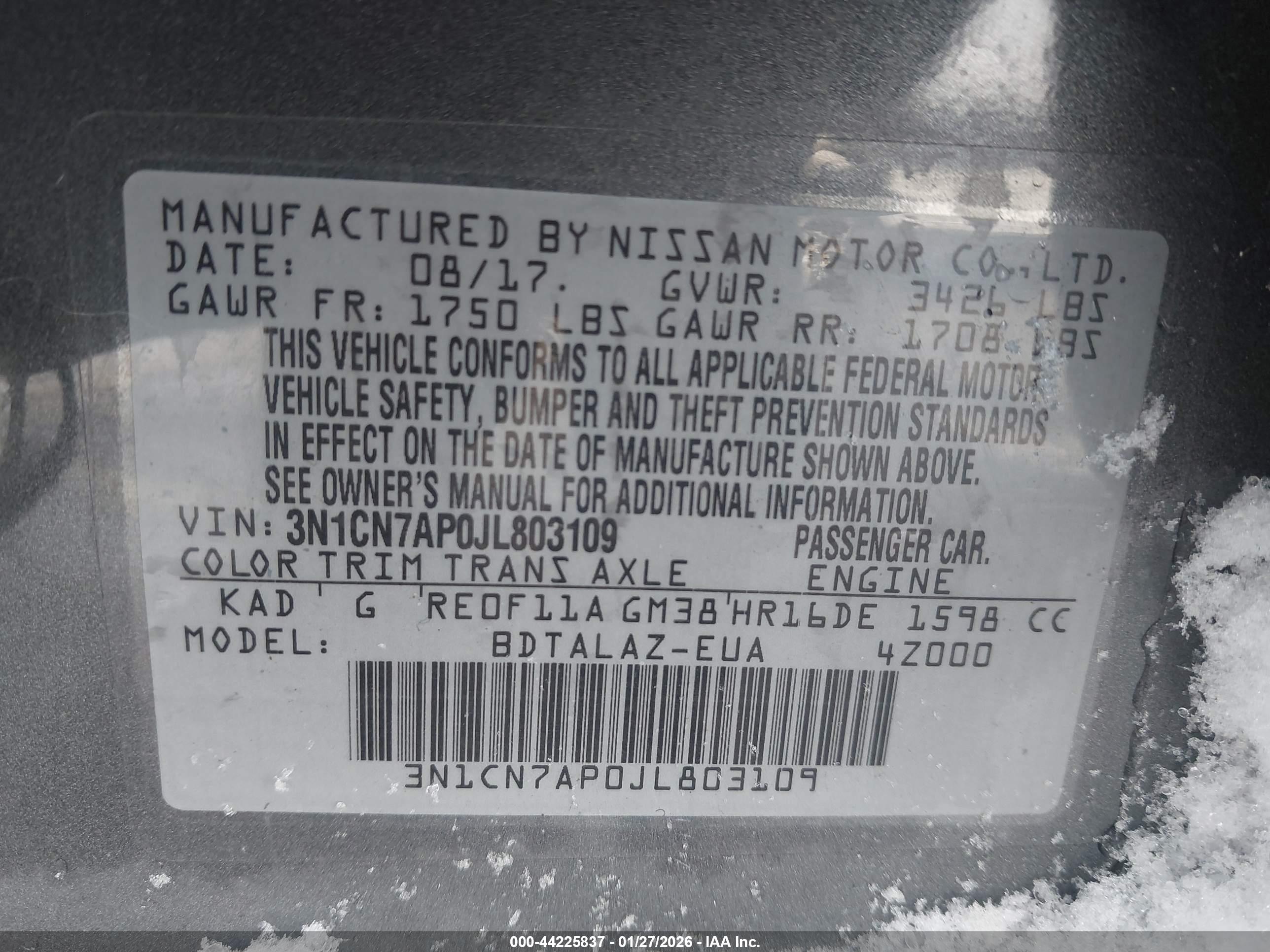 NISSAN VERSA image 9