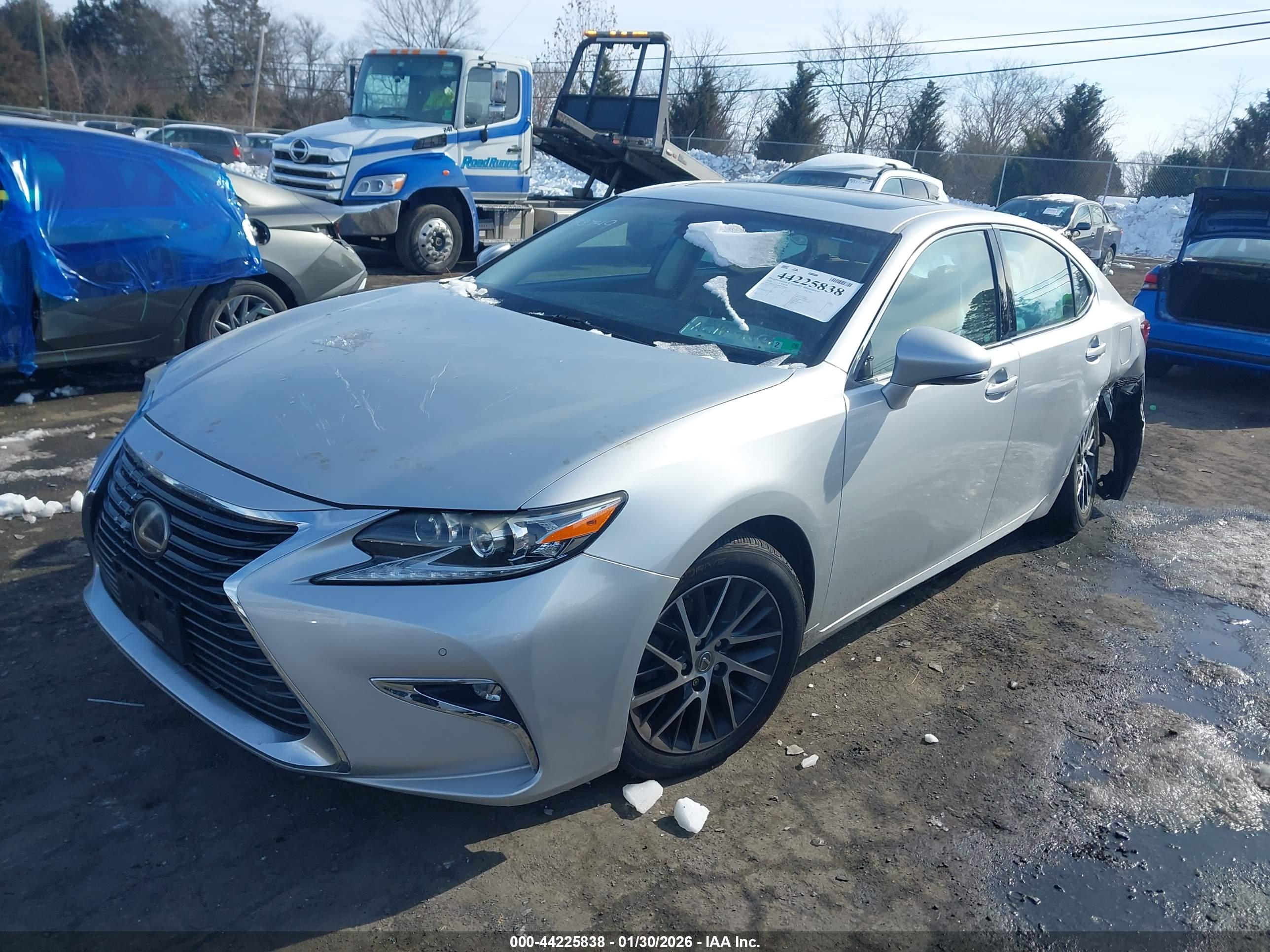 LEXUS ES image 2