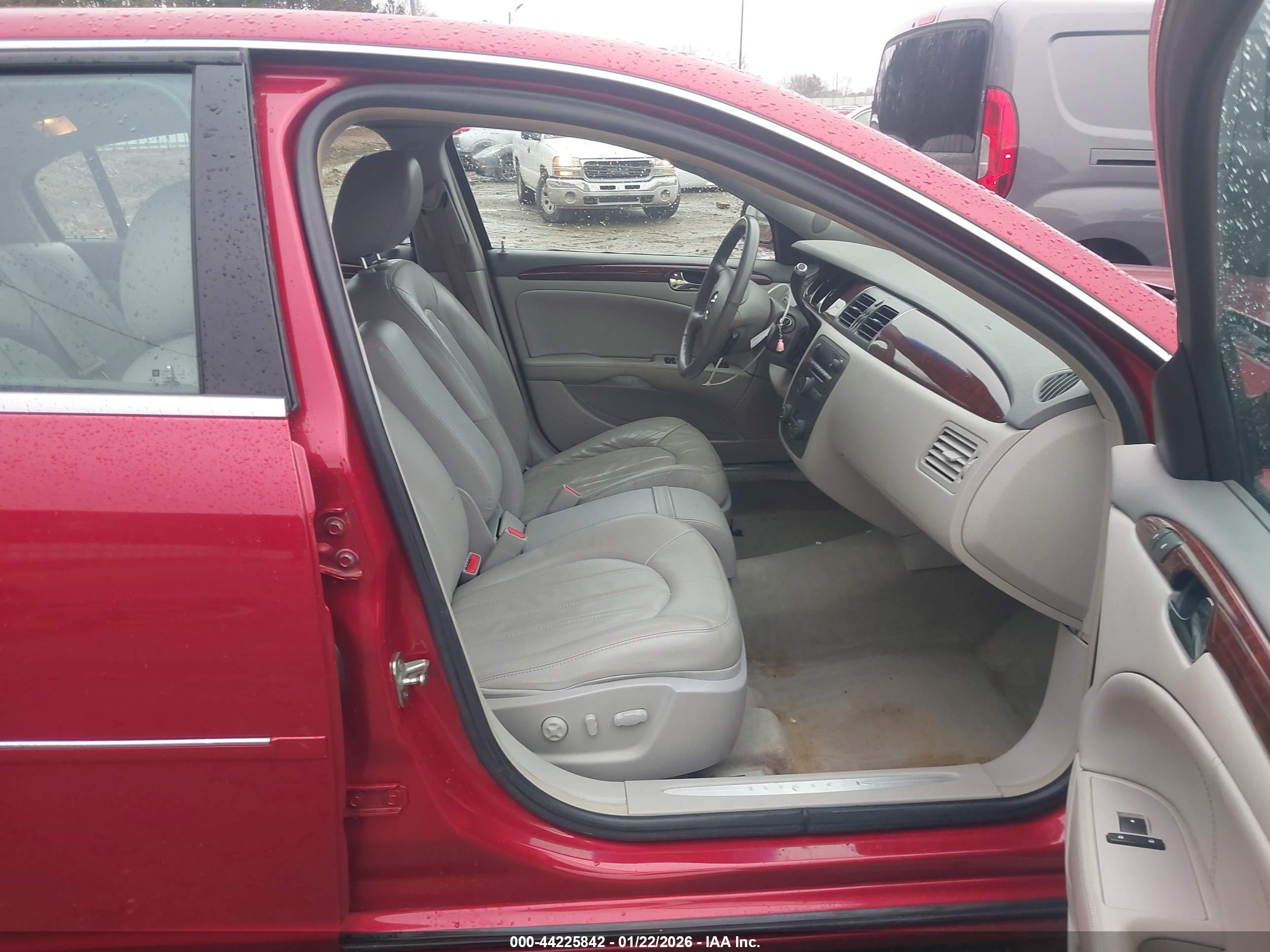 BUICK LUCERNE image 5