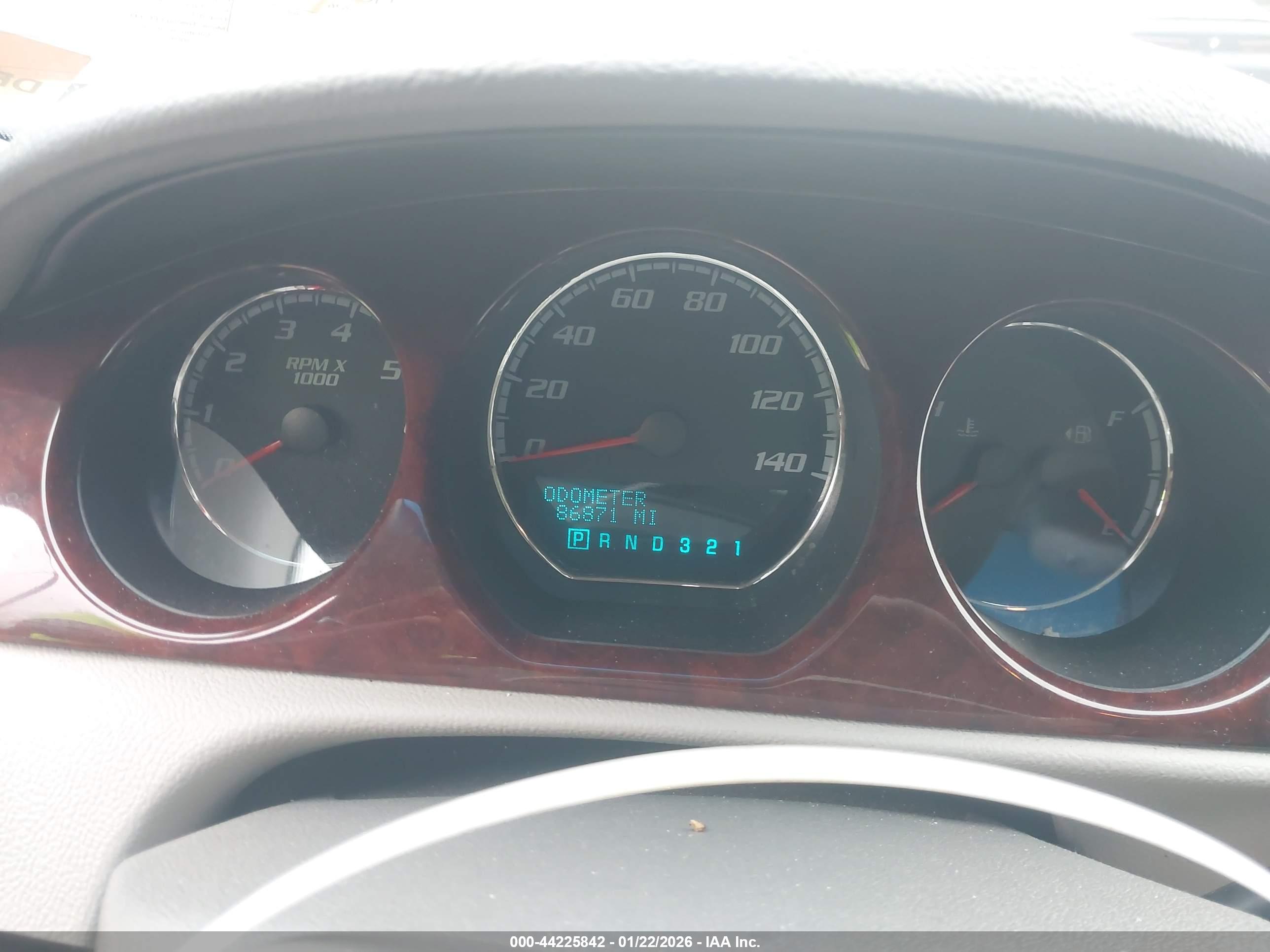BUICK LUCERNE image 7