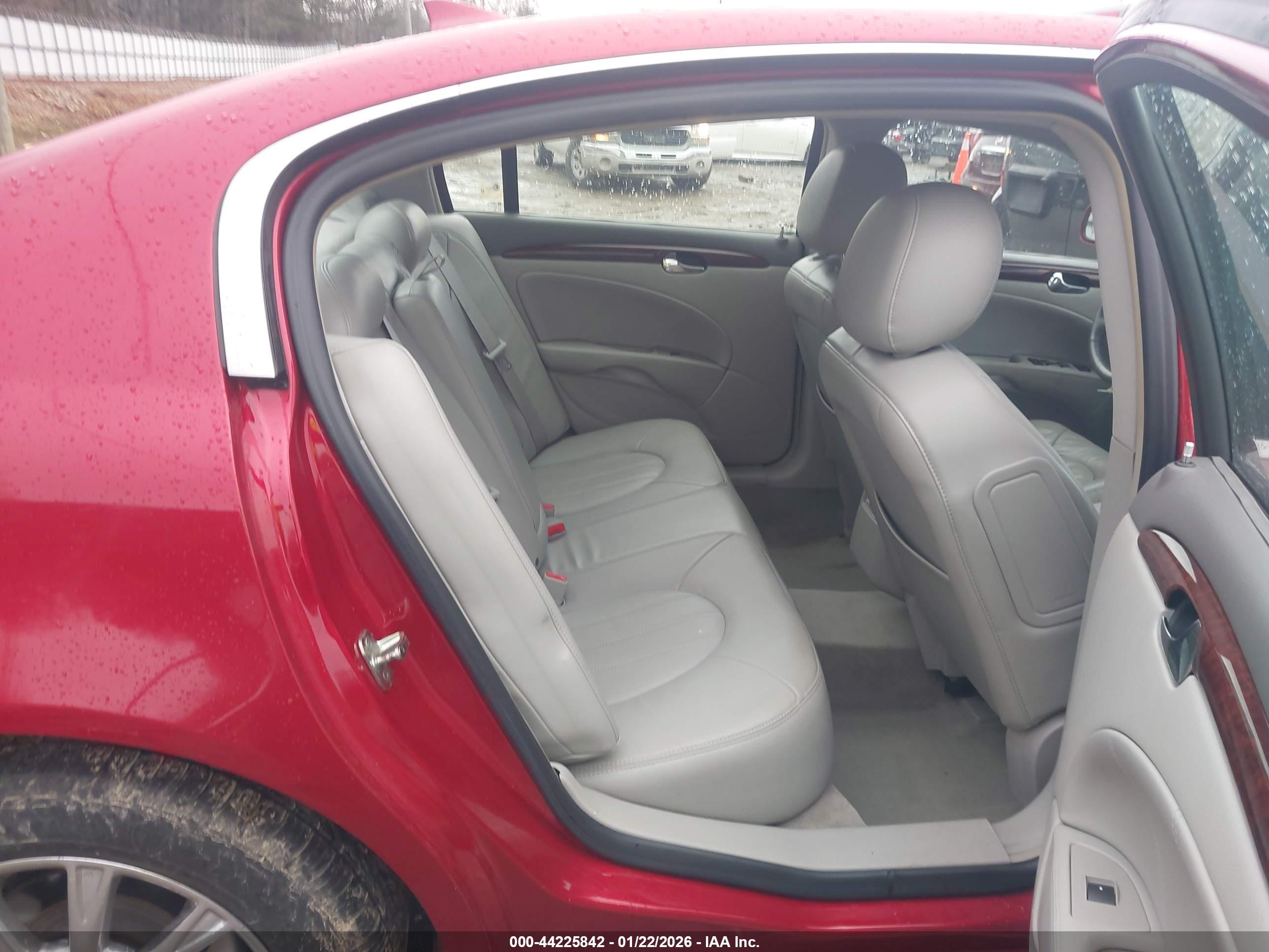 BUICK LUCERNE image 8
