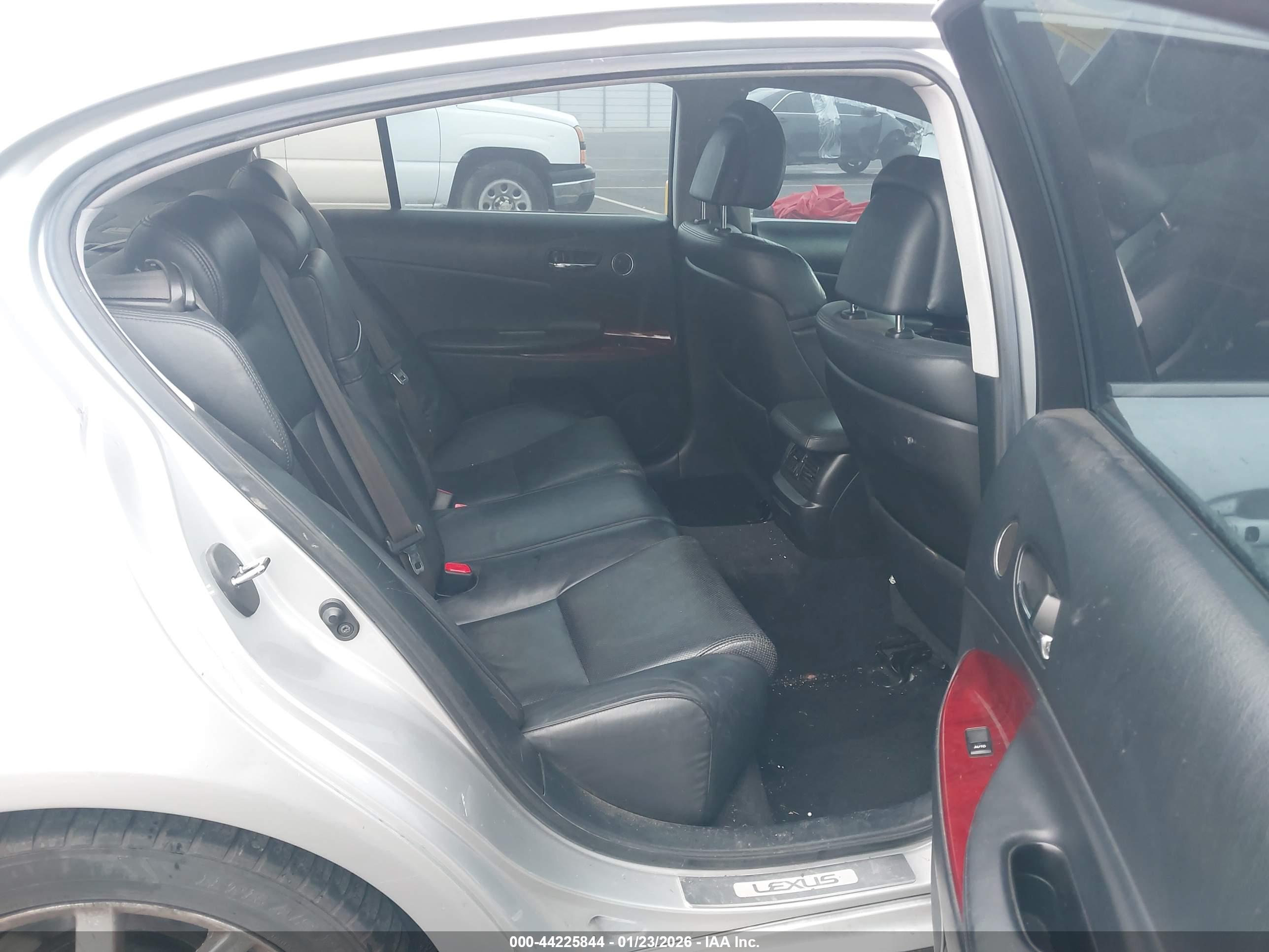 LEXUS GS image 8