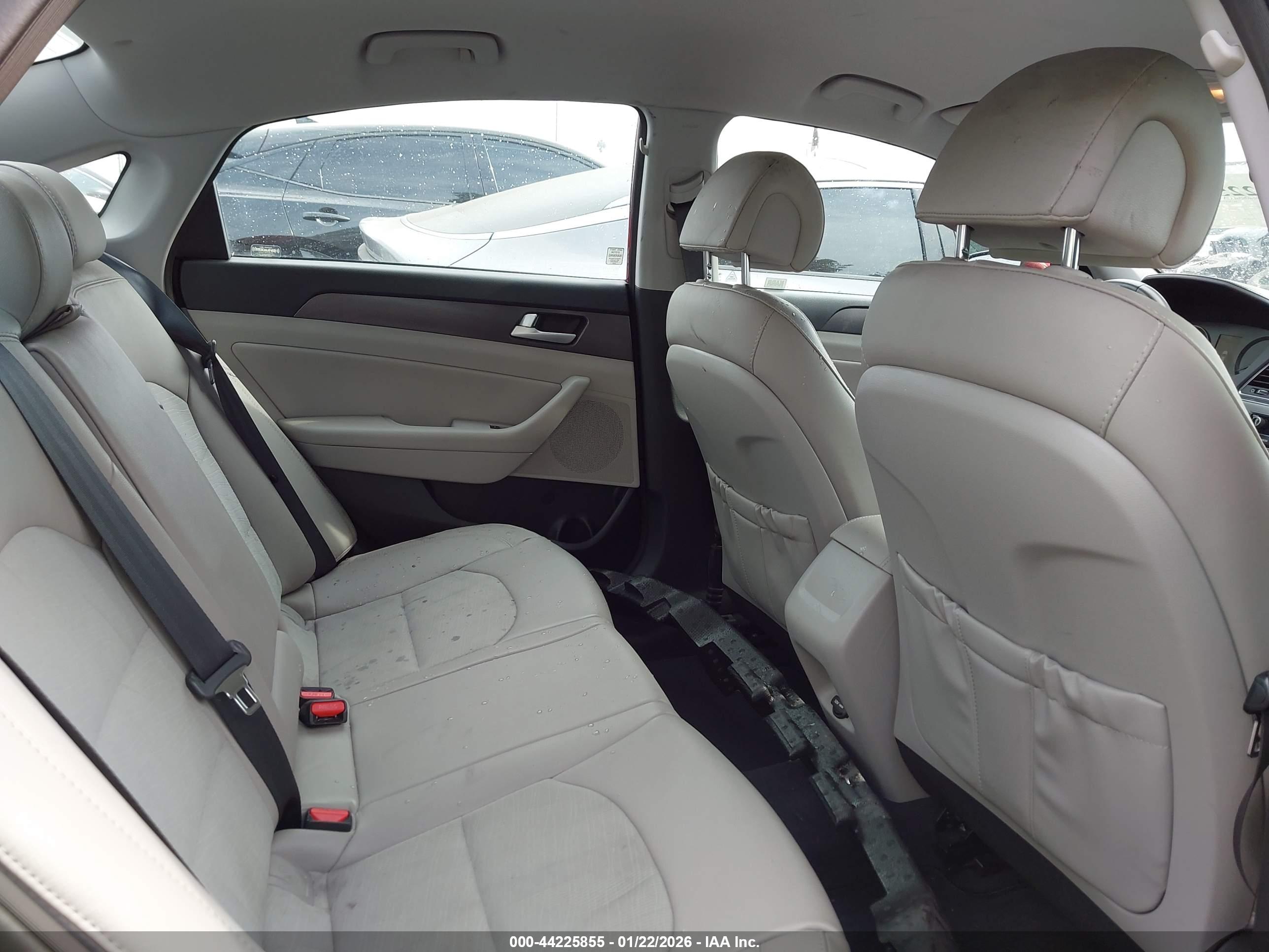 HYUNDAI SONATA image 8