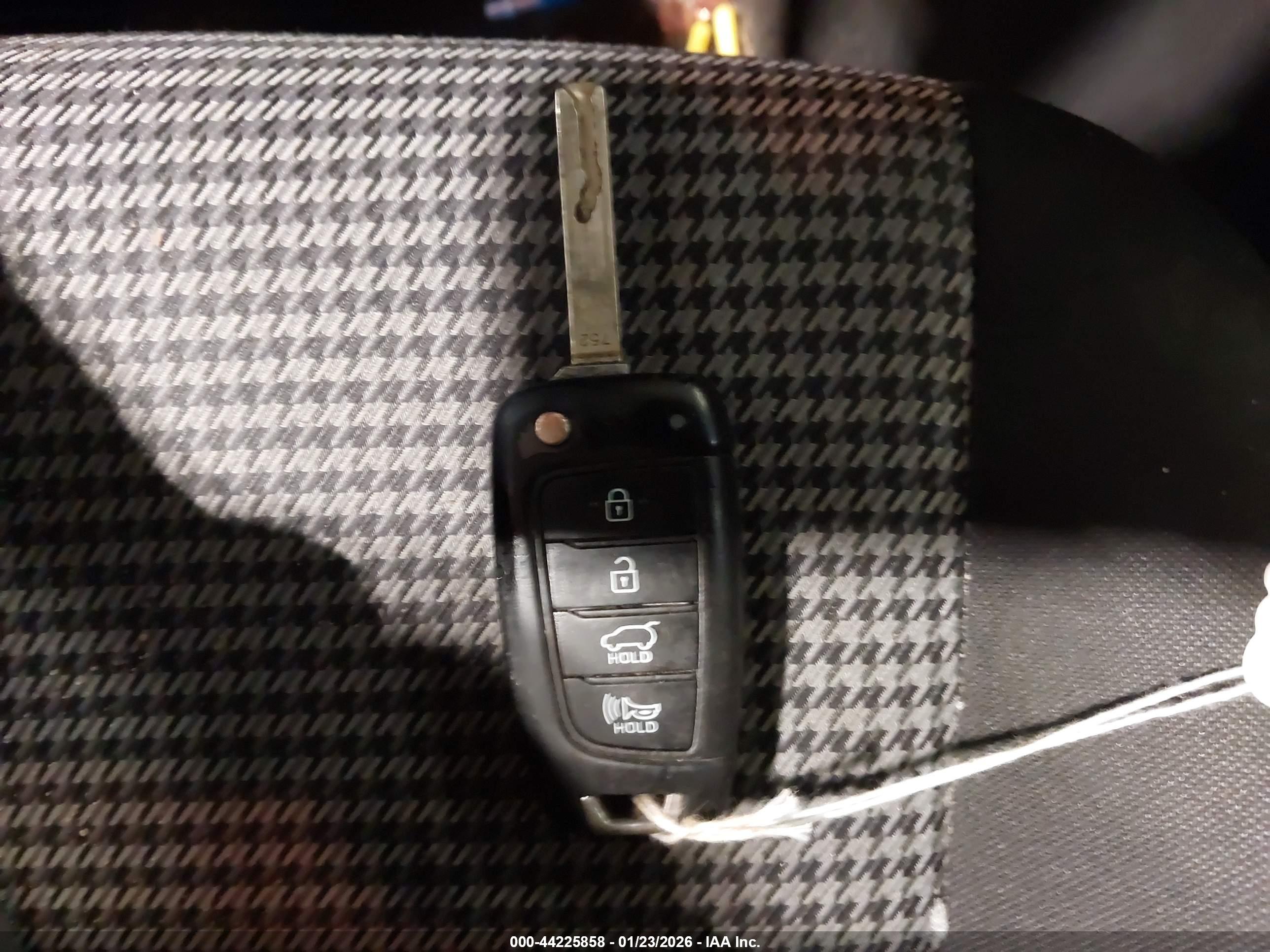 HYUNDAI KONA image 11