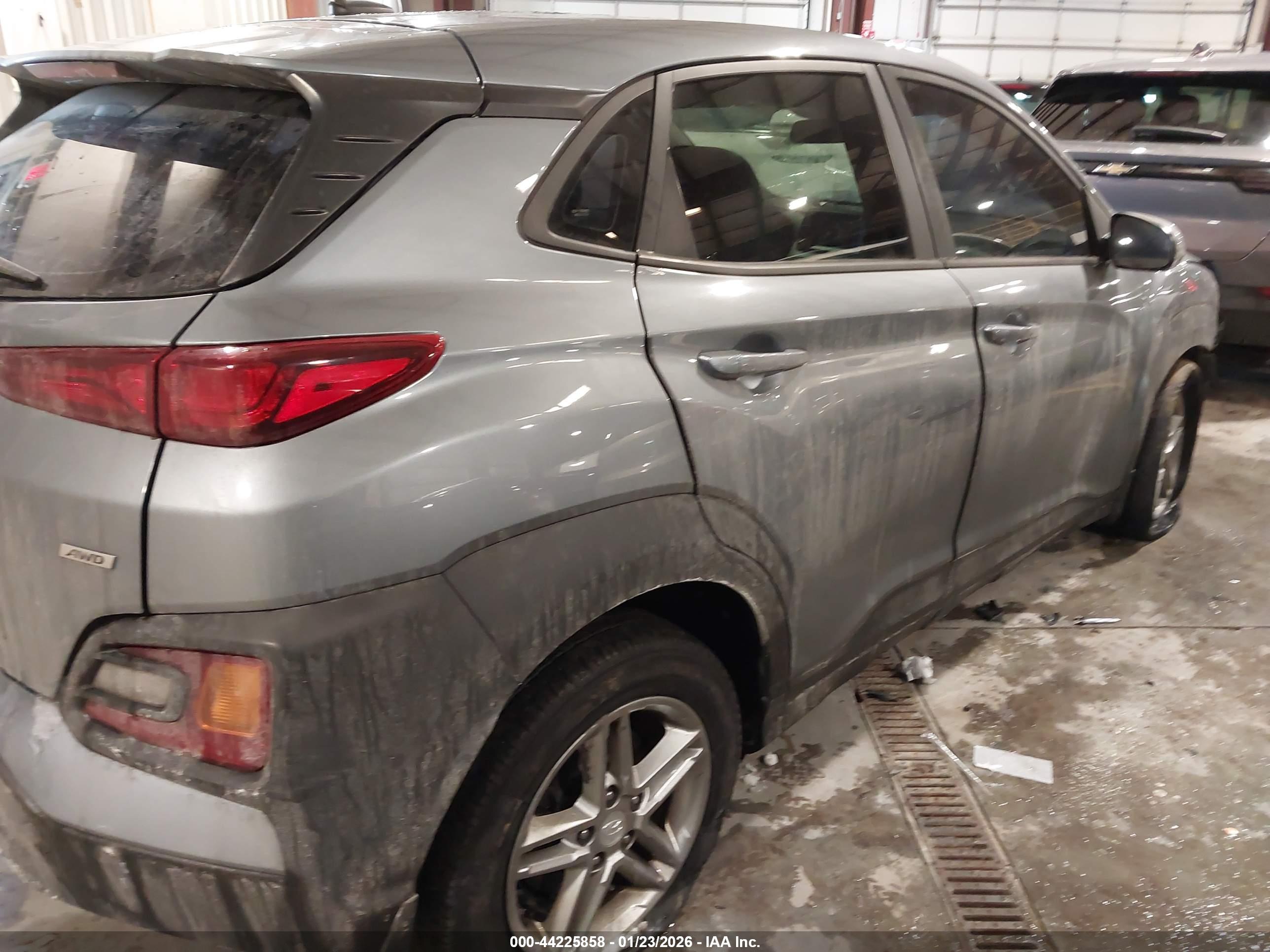 HYUNDAI KONA image 4