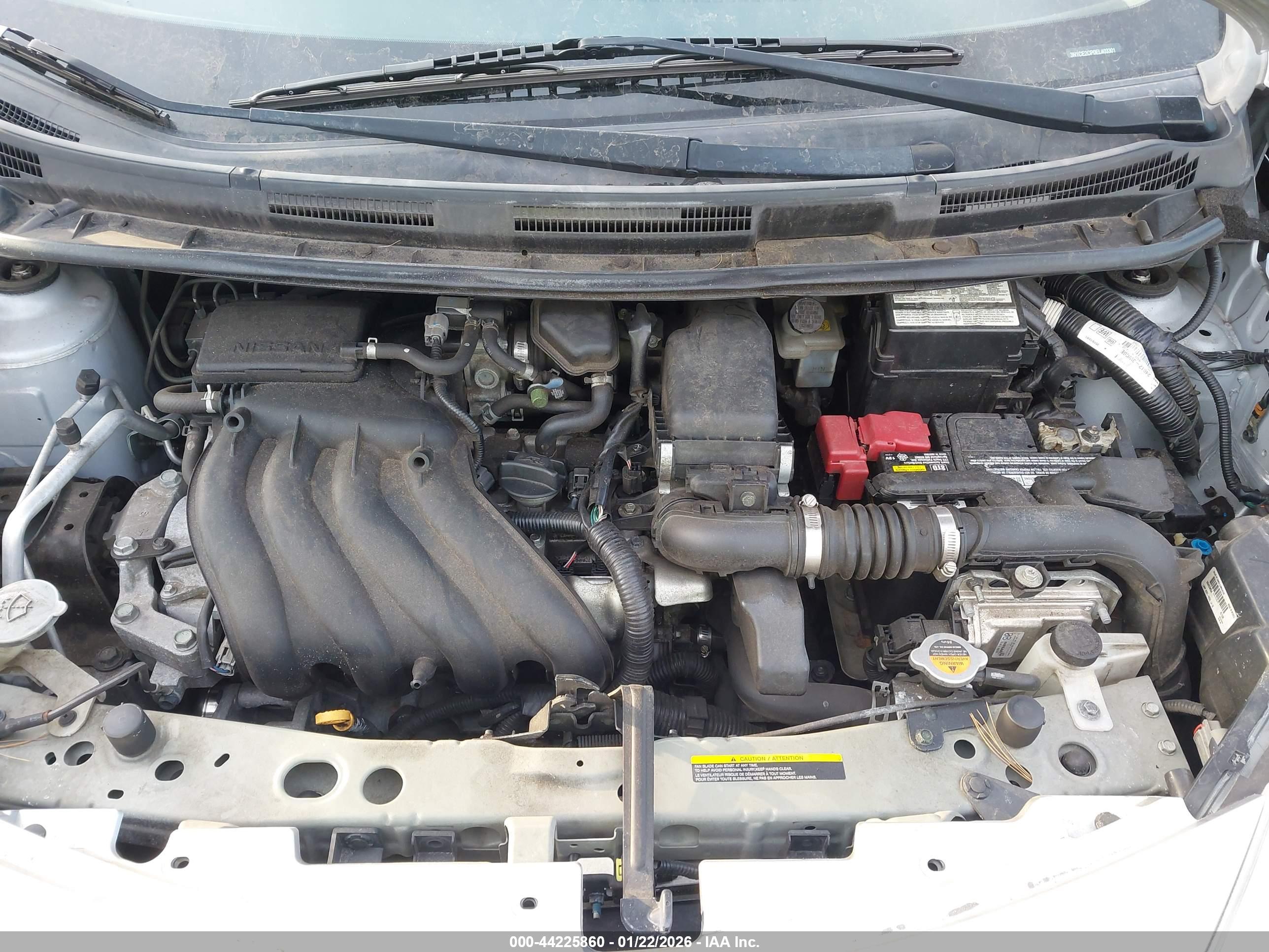 NISSAN VERSA image 10
