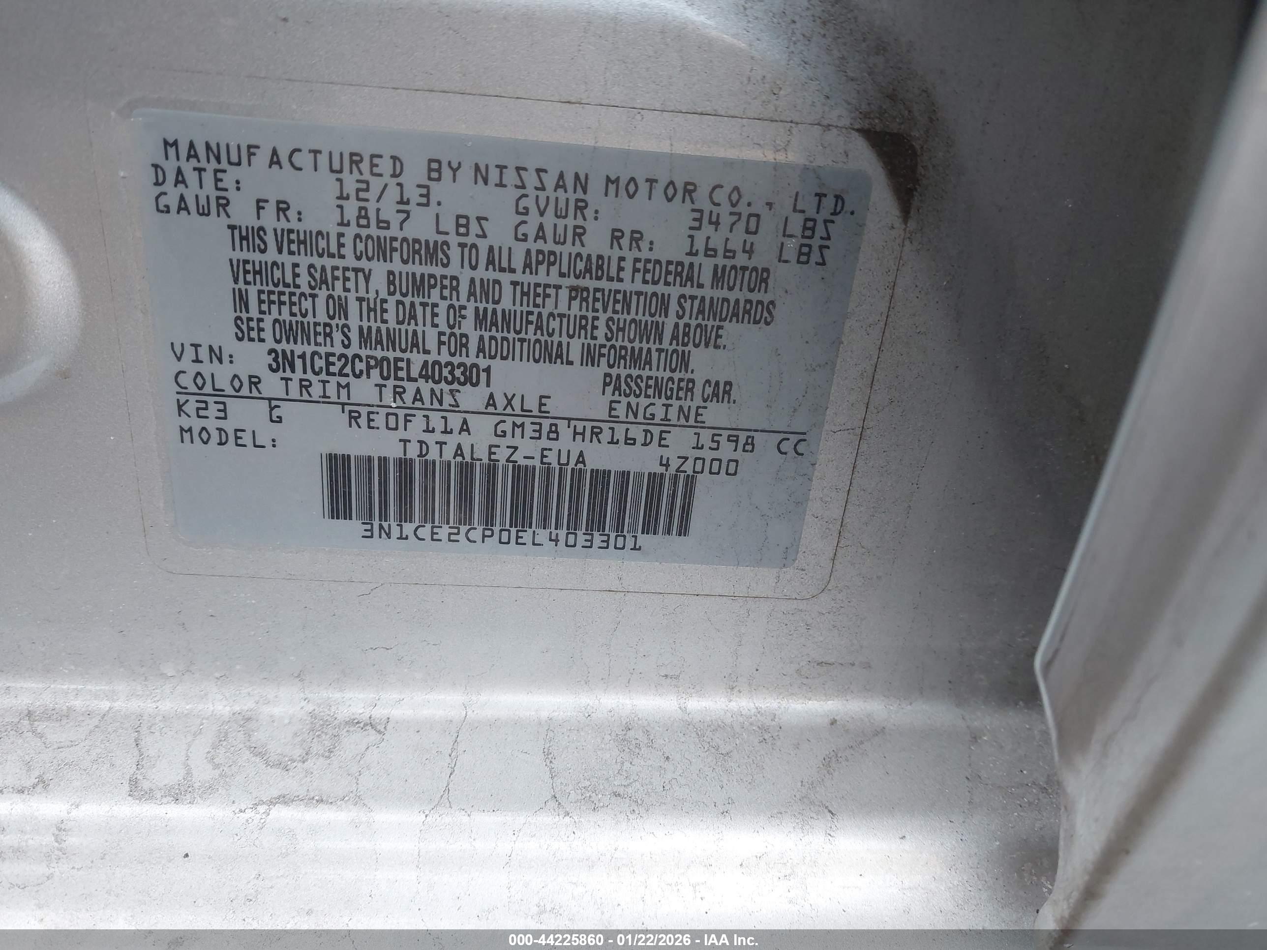 NISSAN VERSA image 9