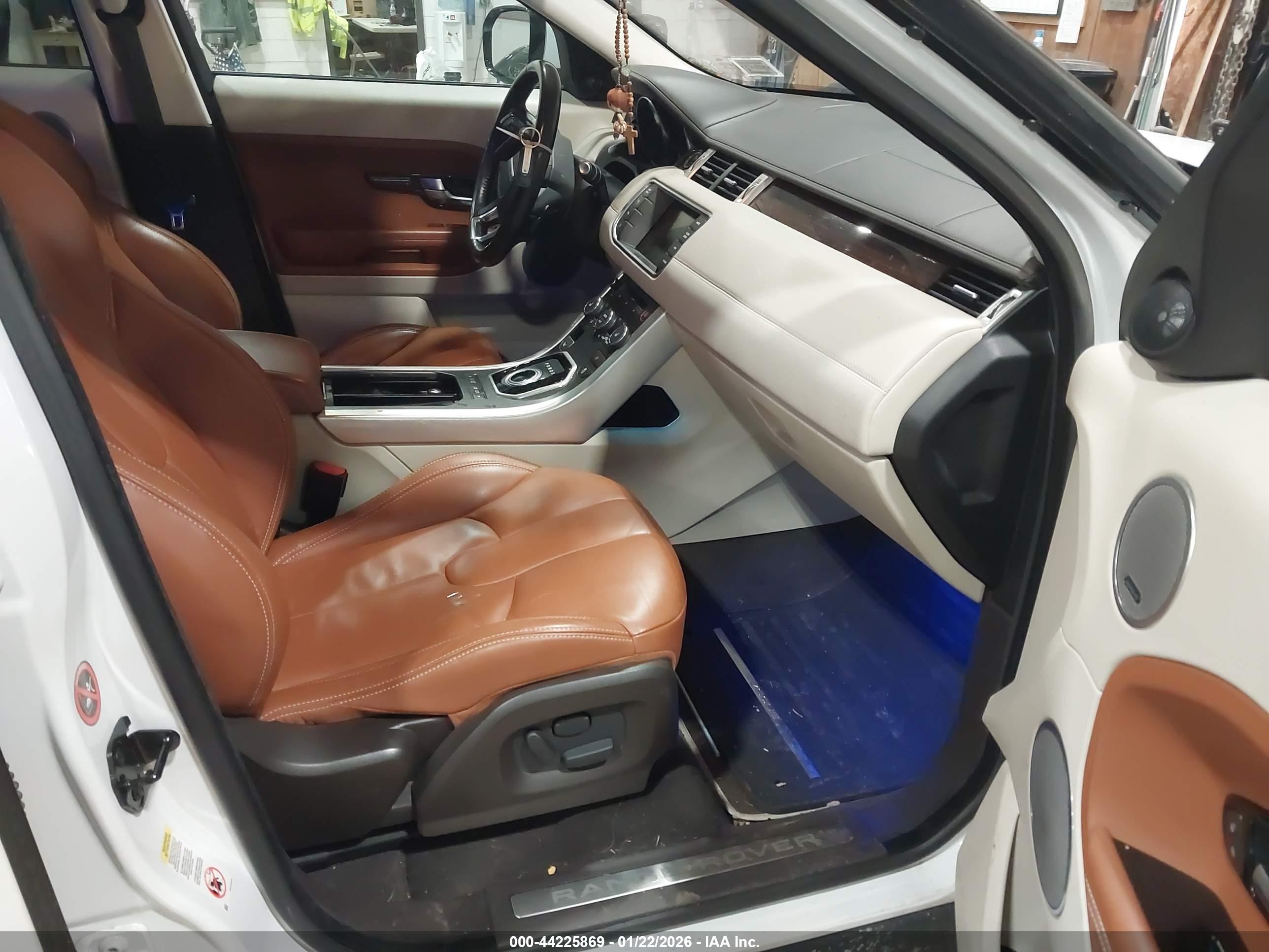 LAND ROVER image 5