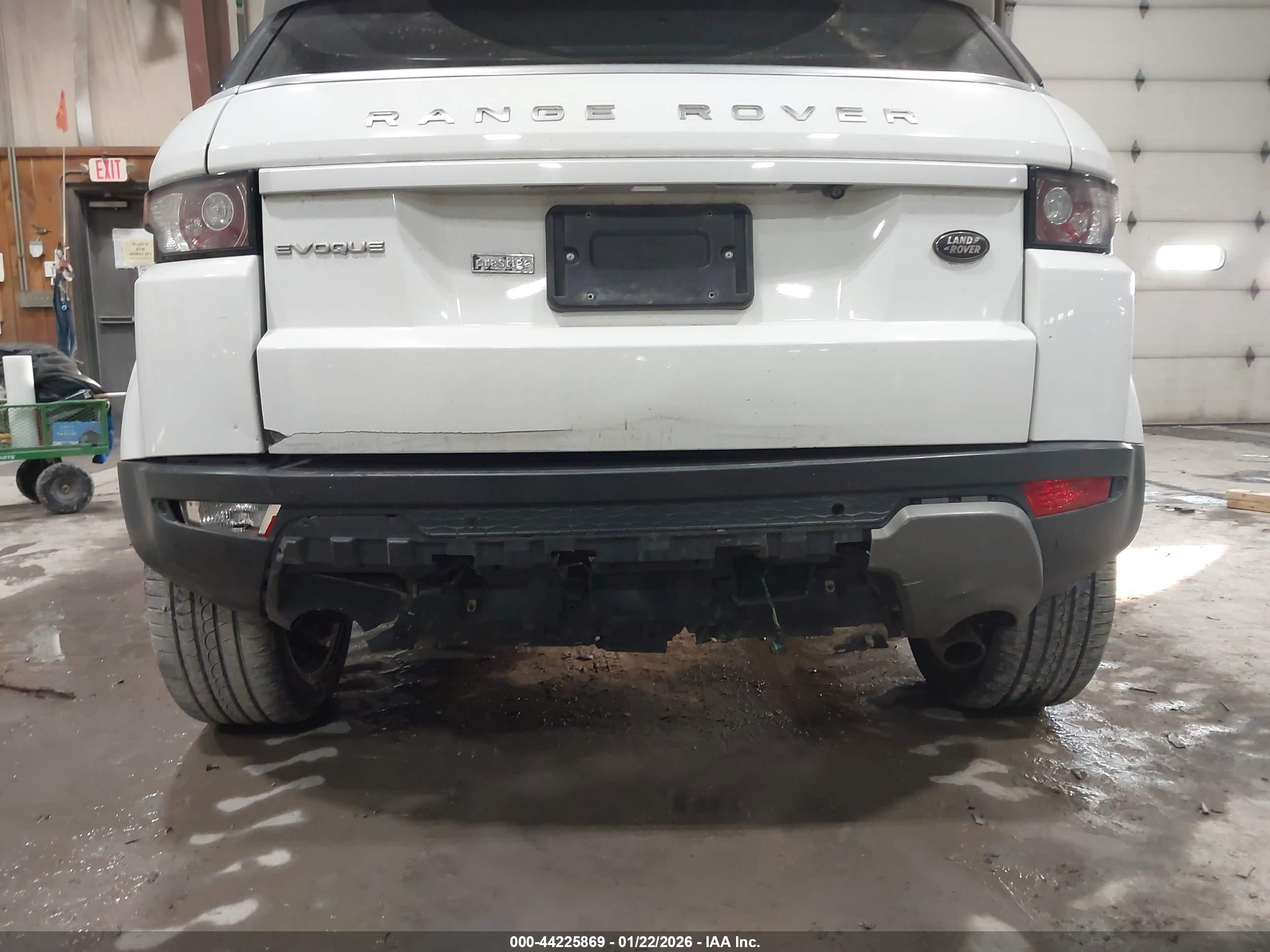LAND ROVER image 6