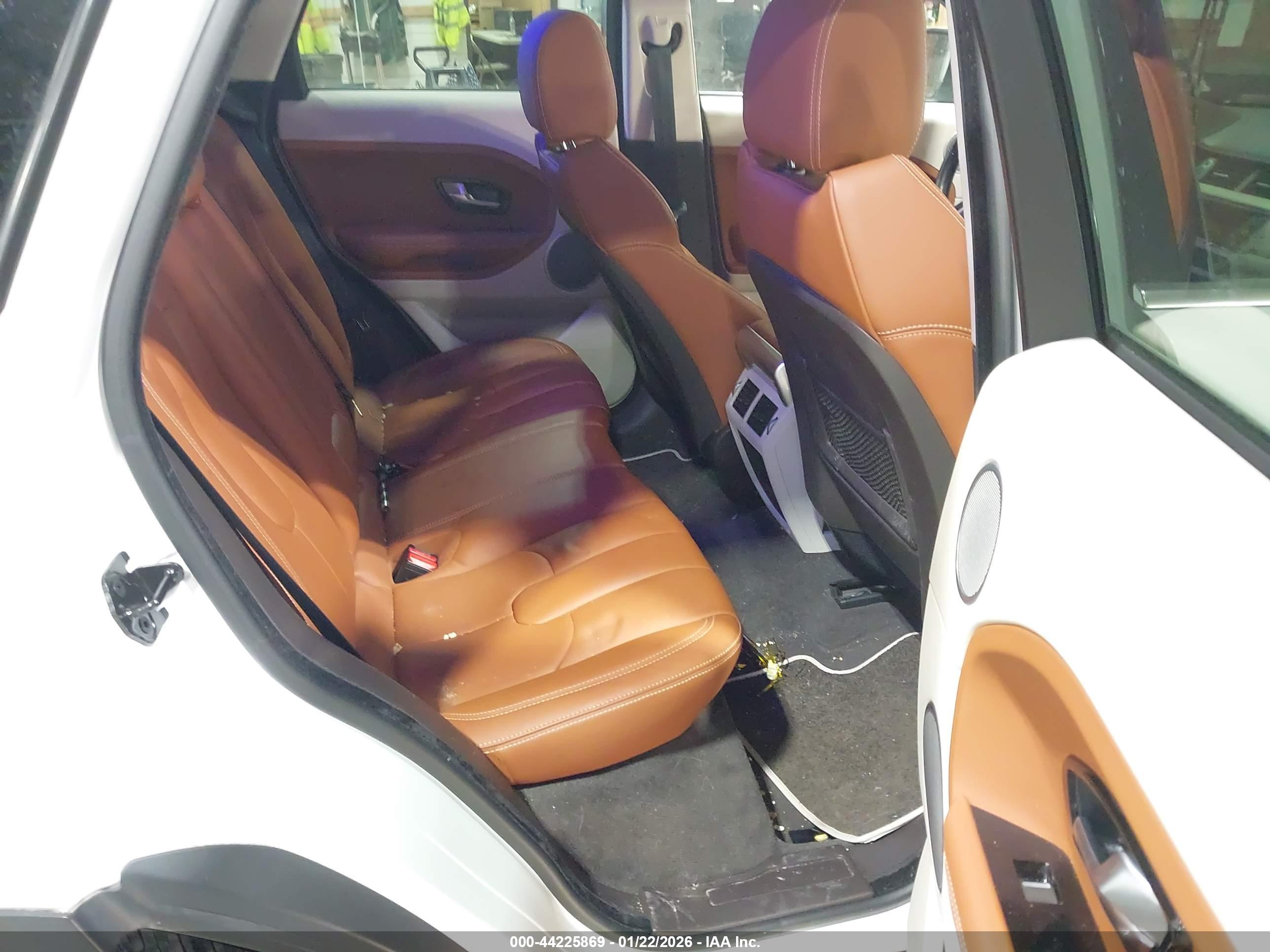 LAND ROVER image 8