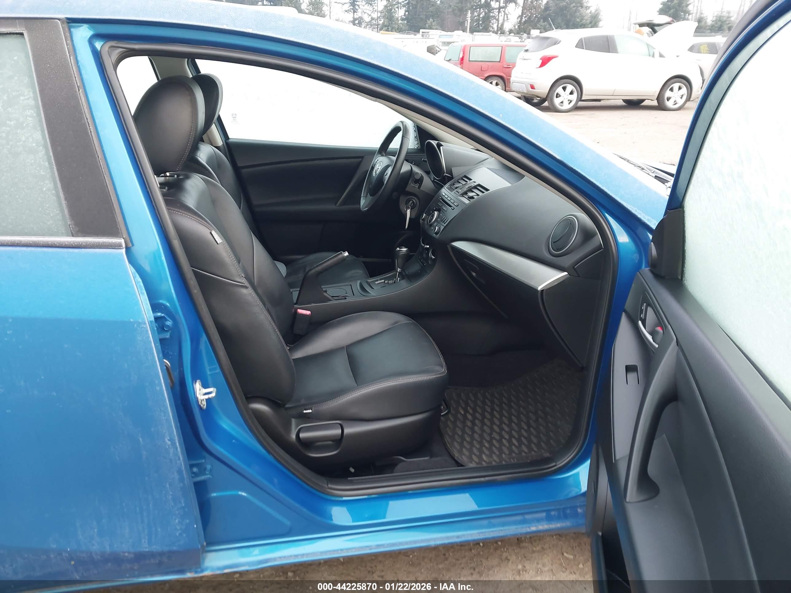 MAZDA MAZDA3 image 5