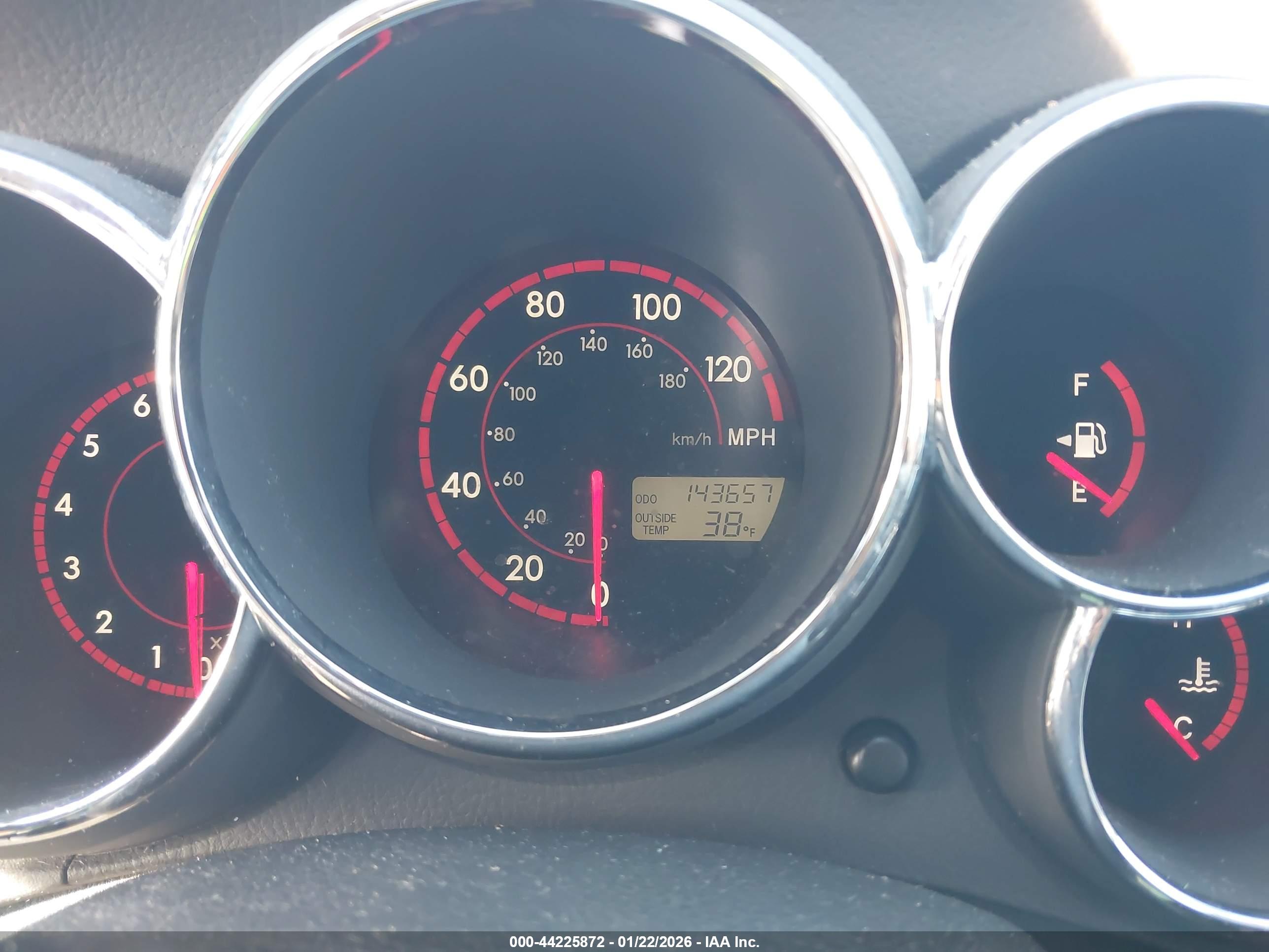 PONTIAC VIBE image 7
