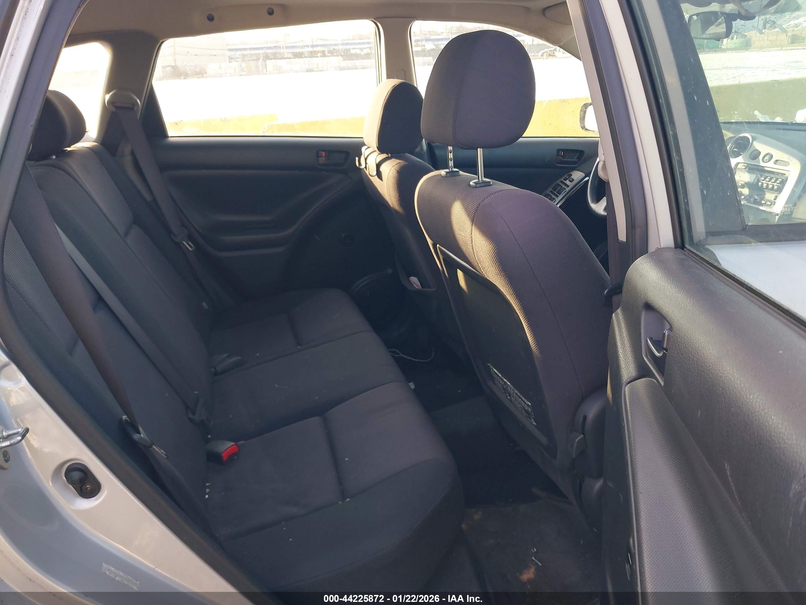 PONTIAC VIBE image 8