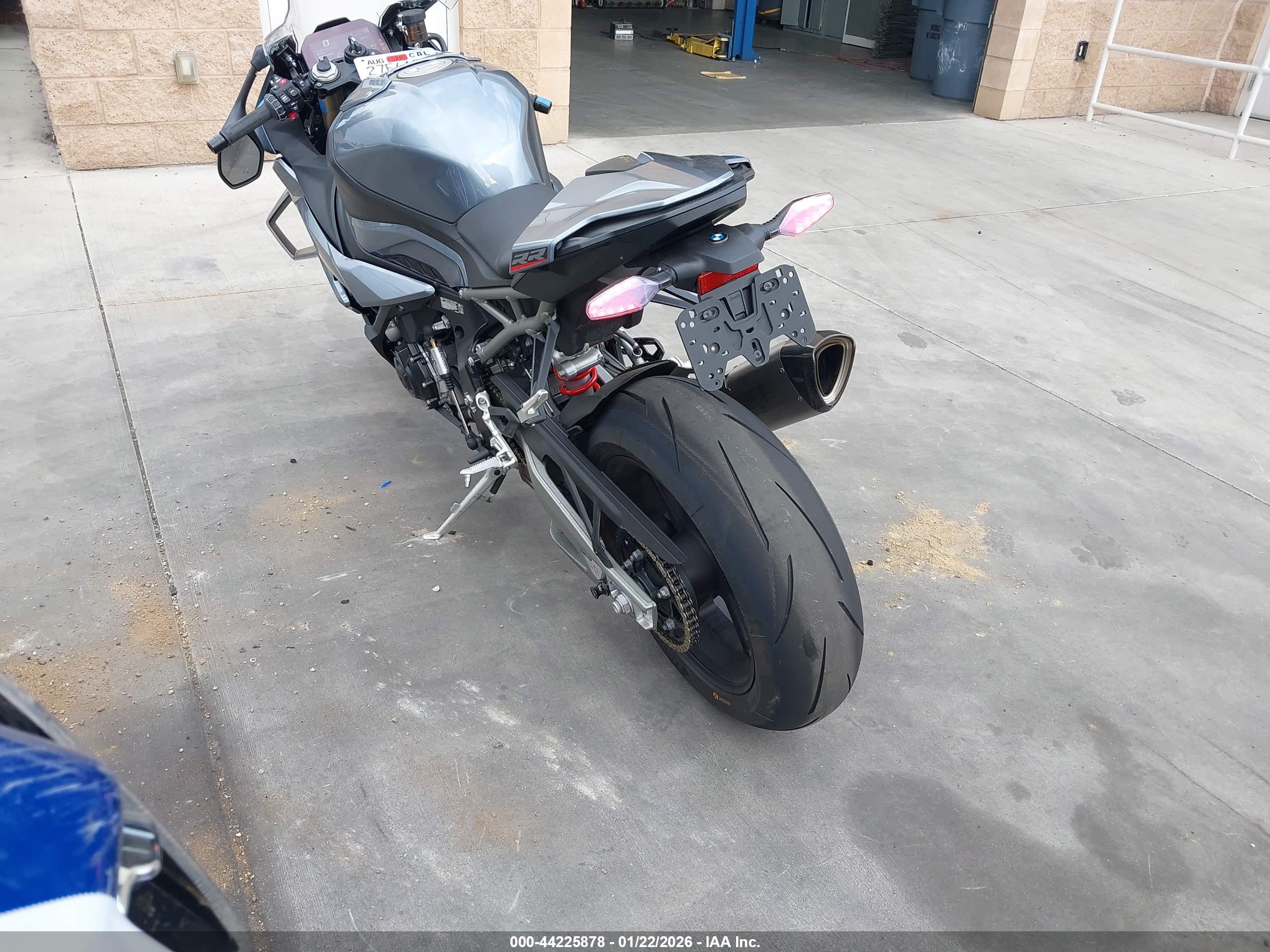 BMW S image 3