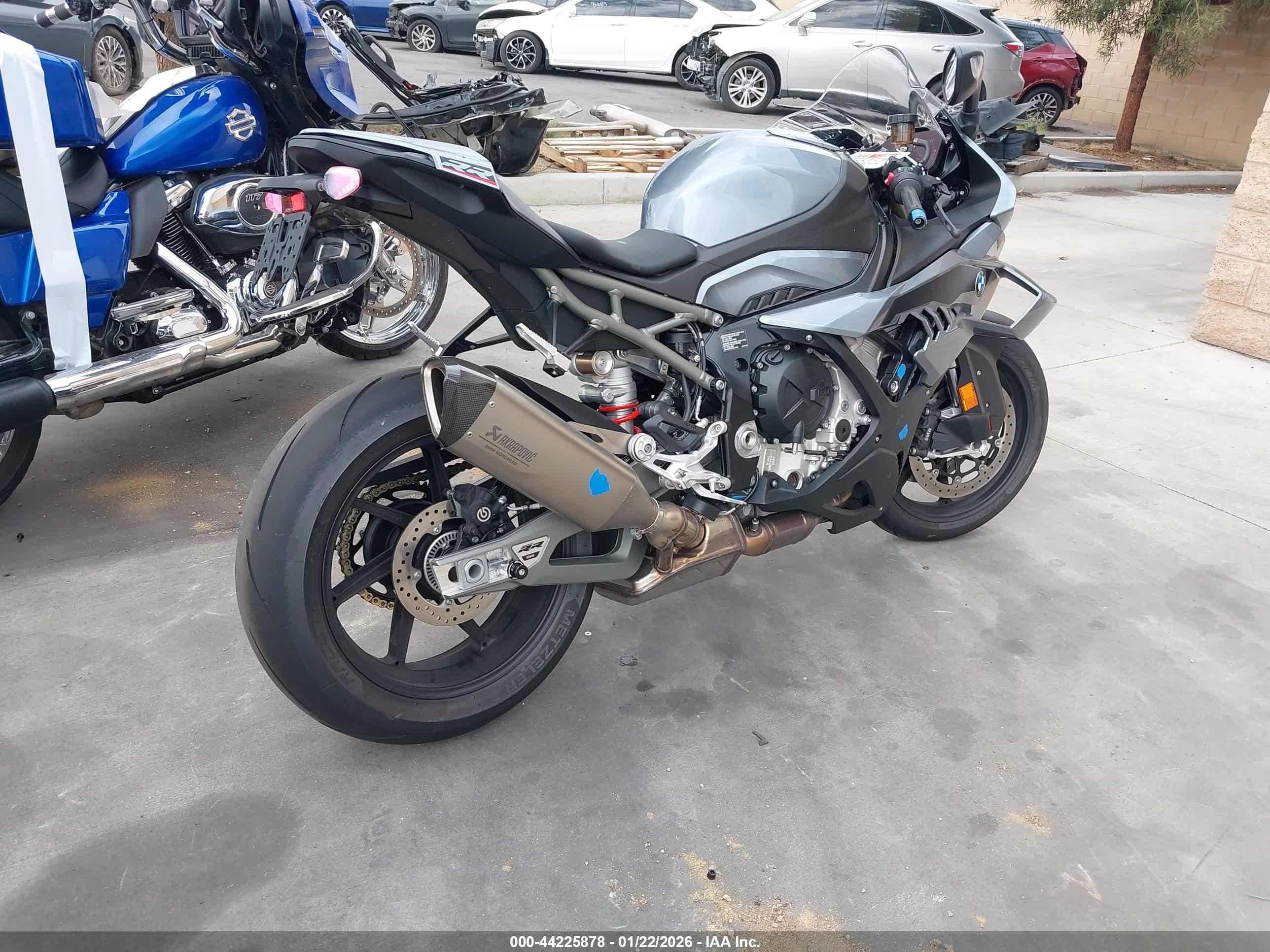 BMW S image 4