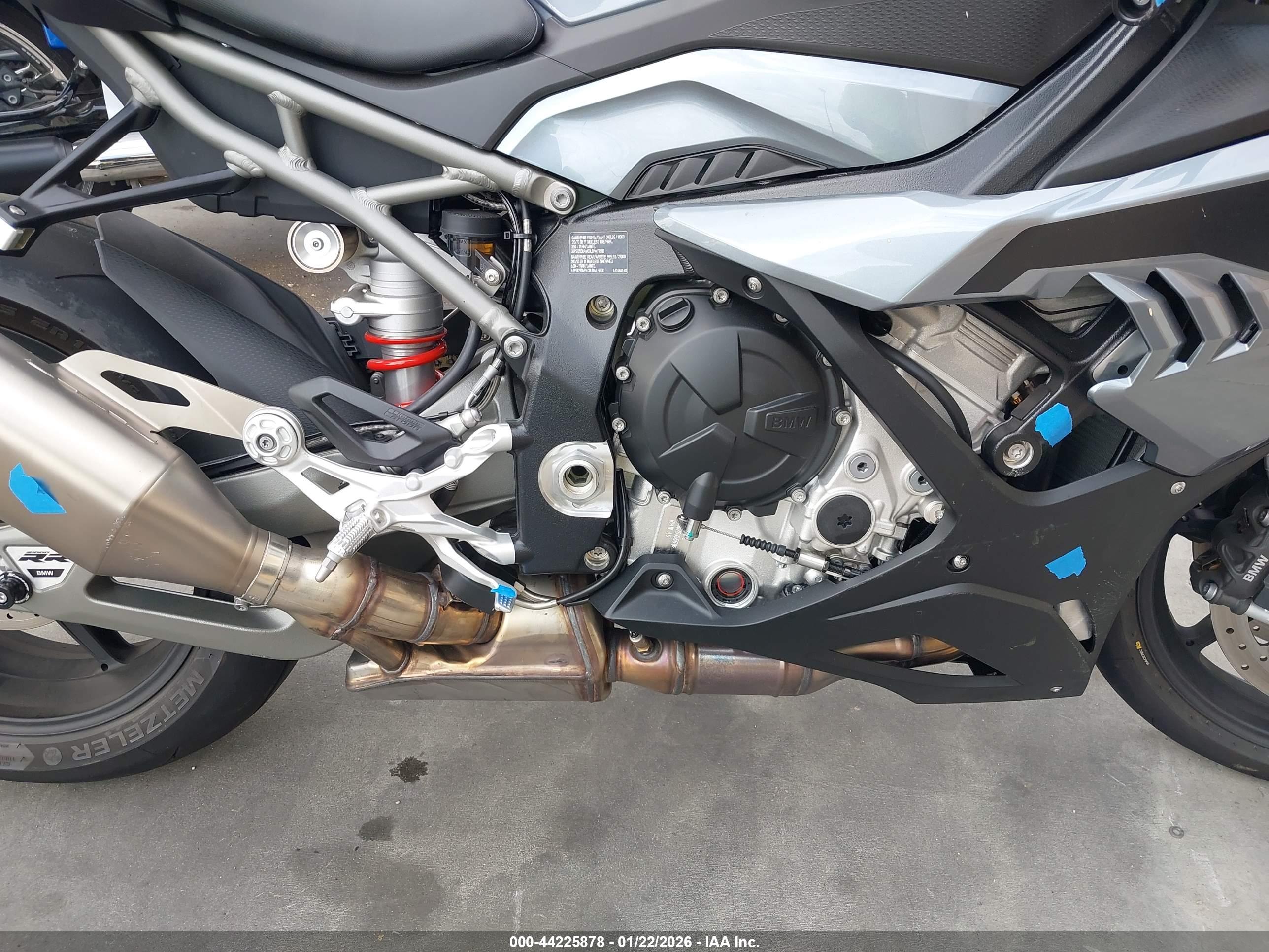 BMW S image 8