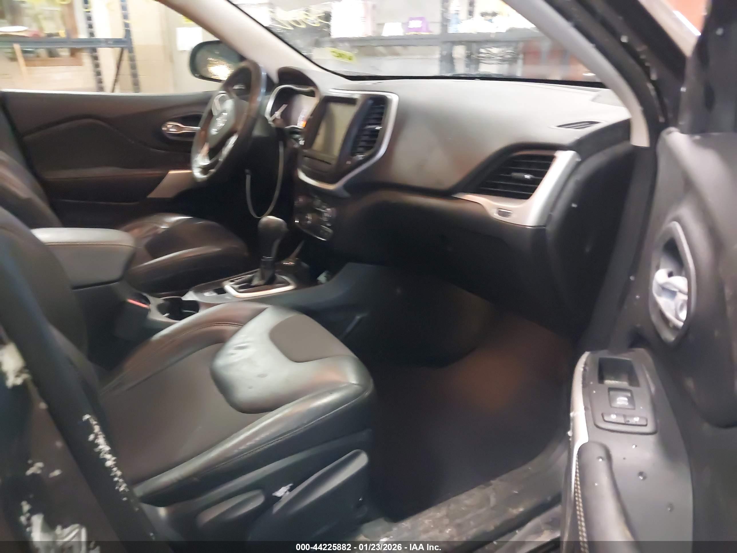 JEEP CHEROKEE image 5