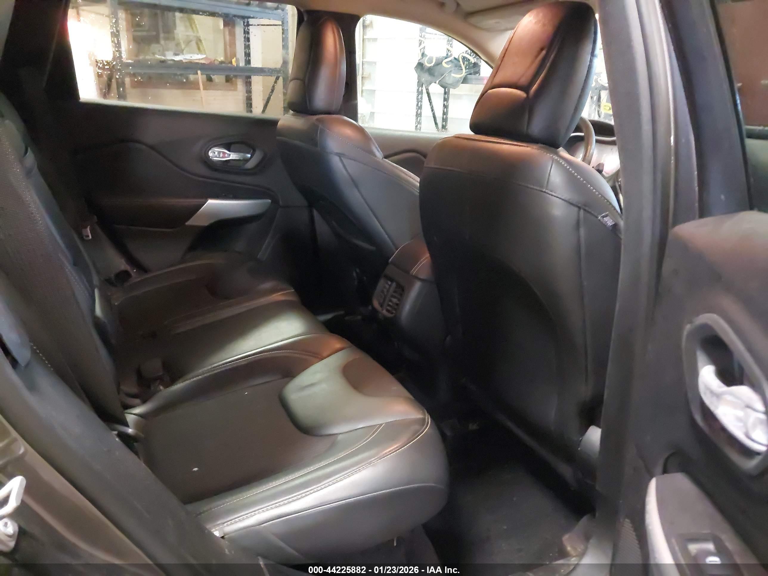 JEEP CHEROKEE image 8