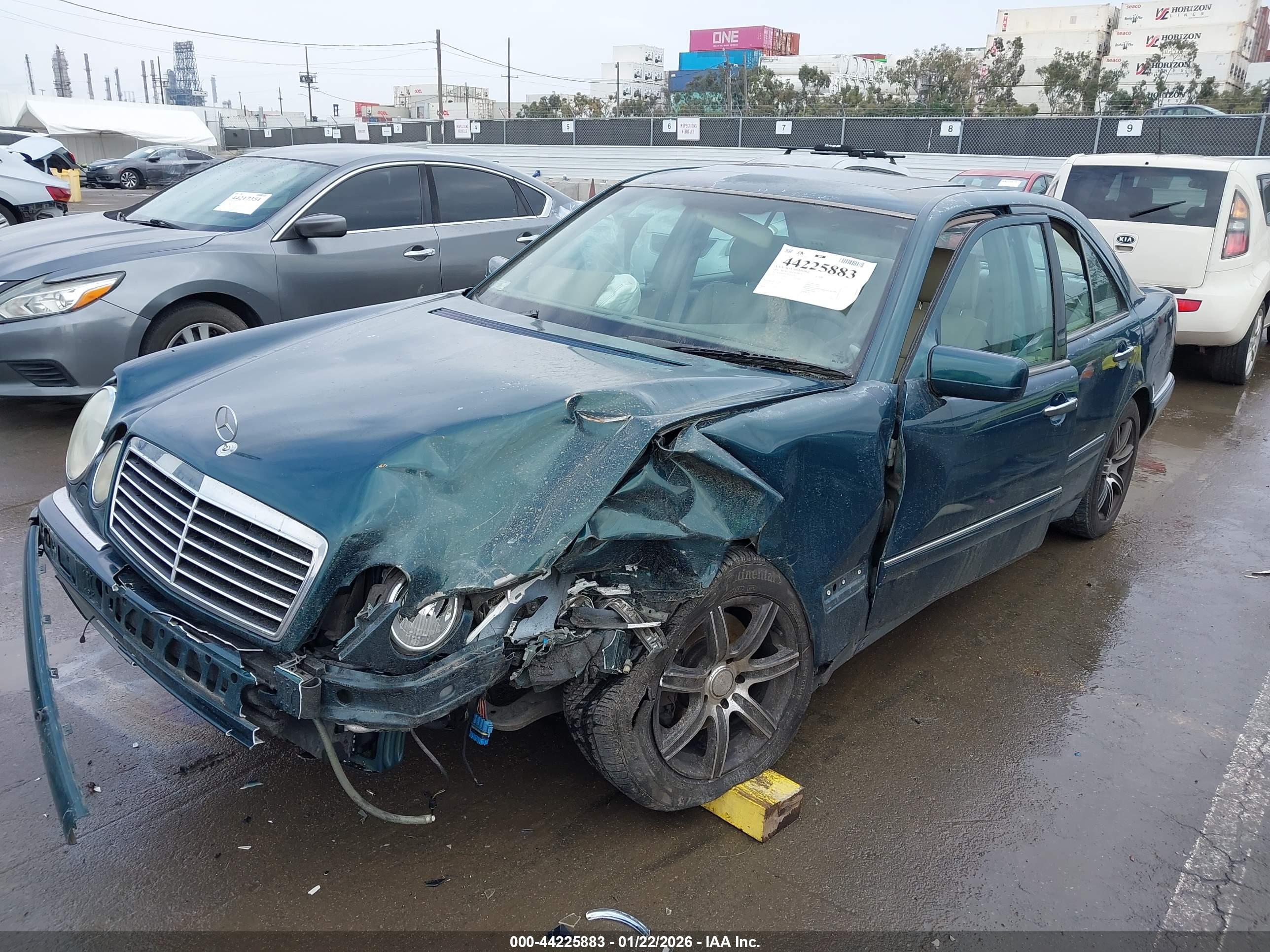 MERCEDES-BENZ E image 6