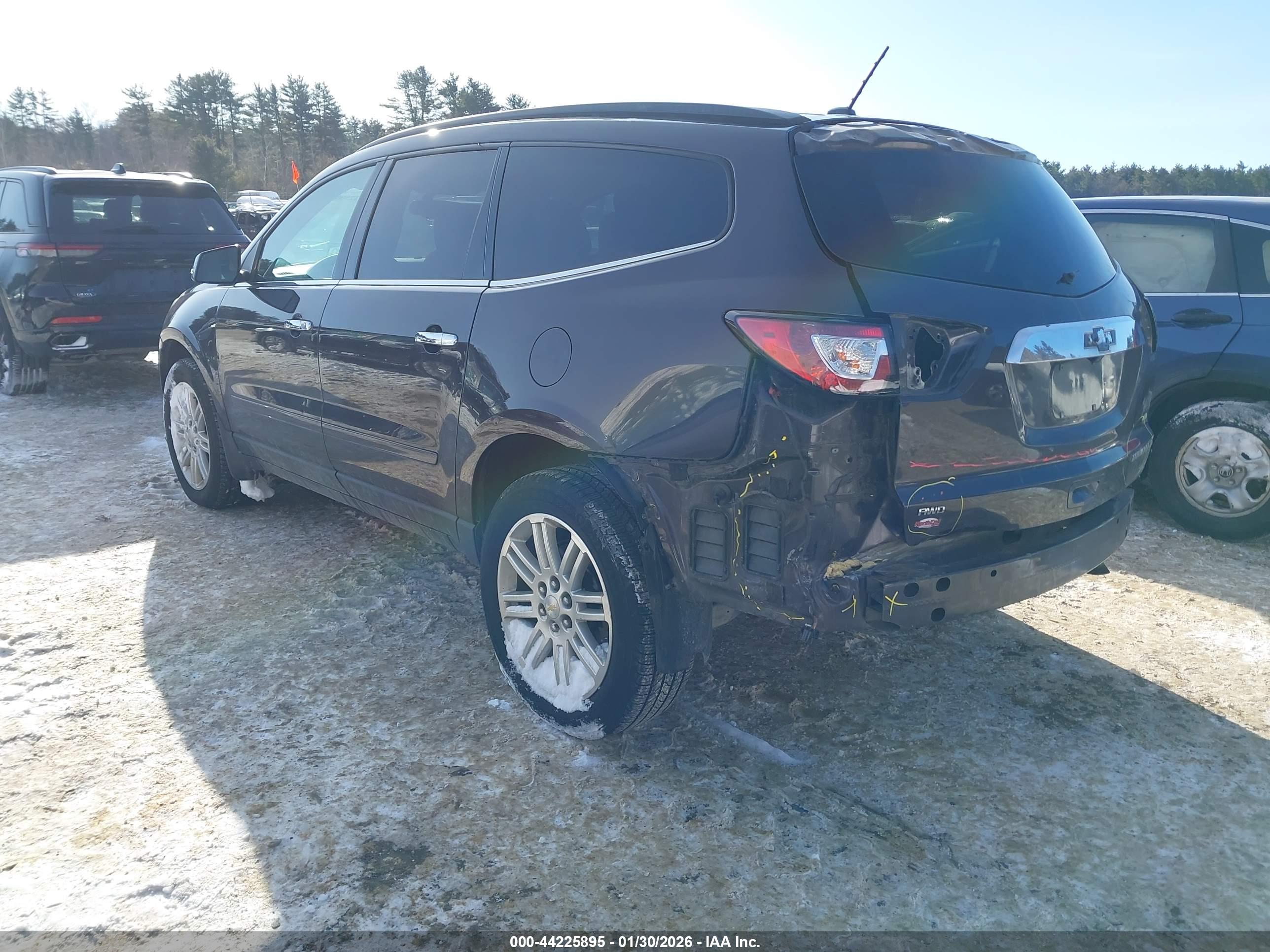 CHEVROLET TRAVERSE image 3