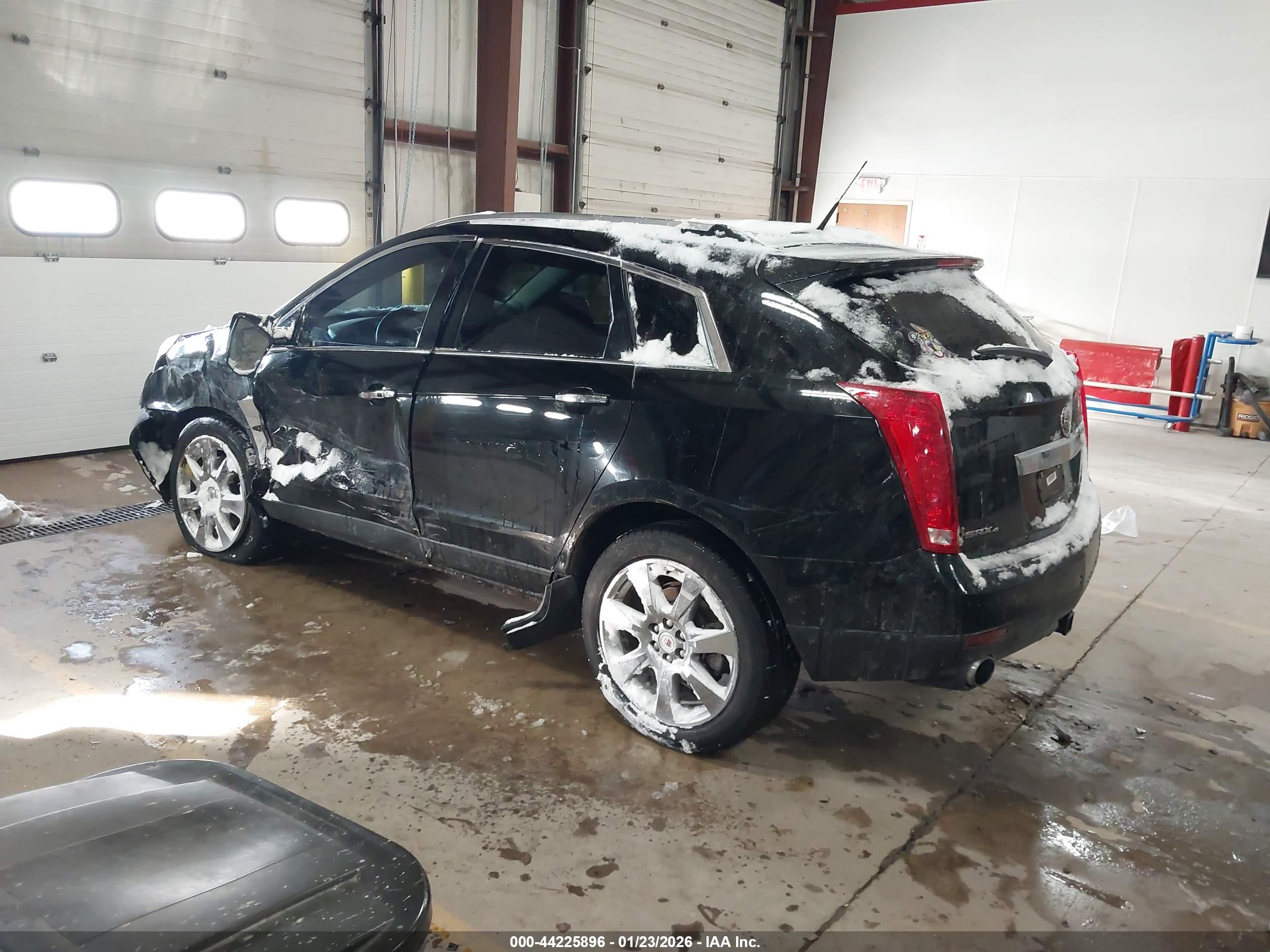 CADILLAC SRX image 3