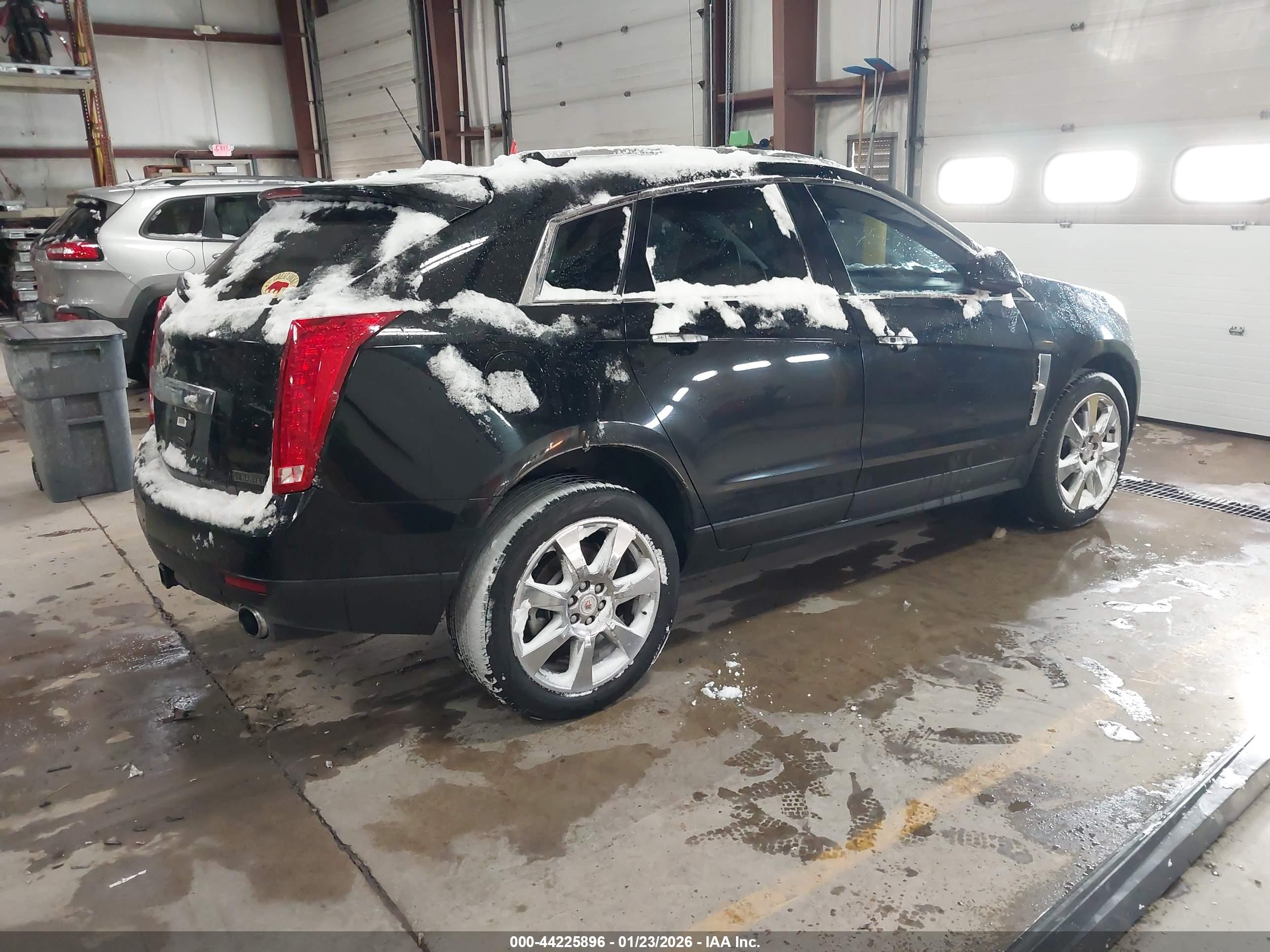 CADILLAC SRX image 4